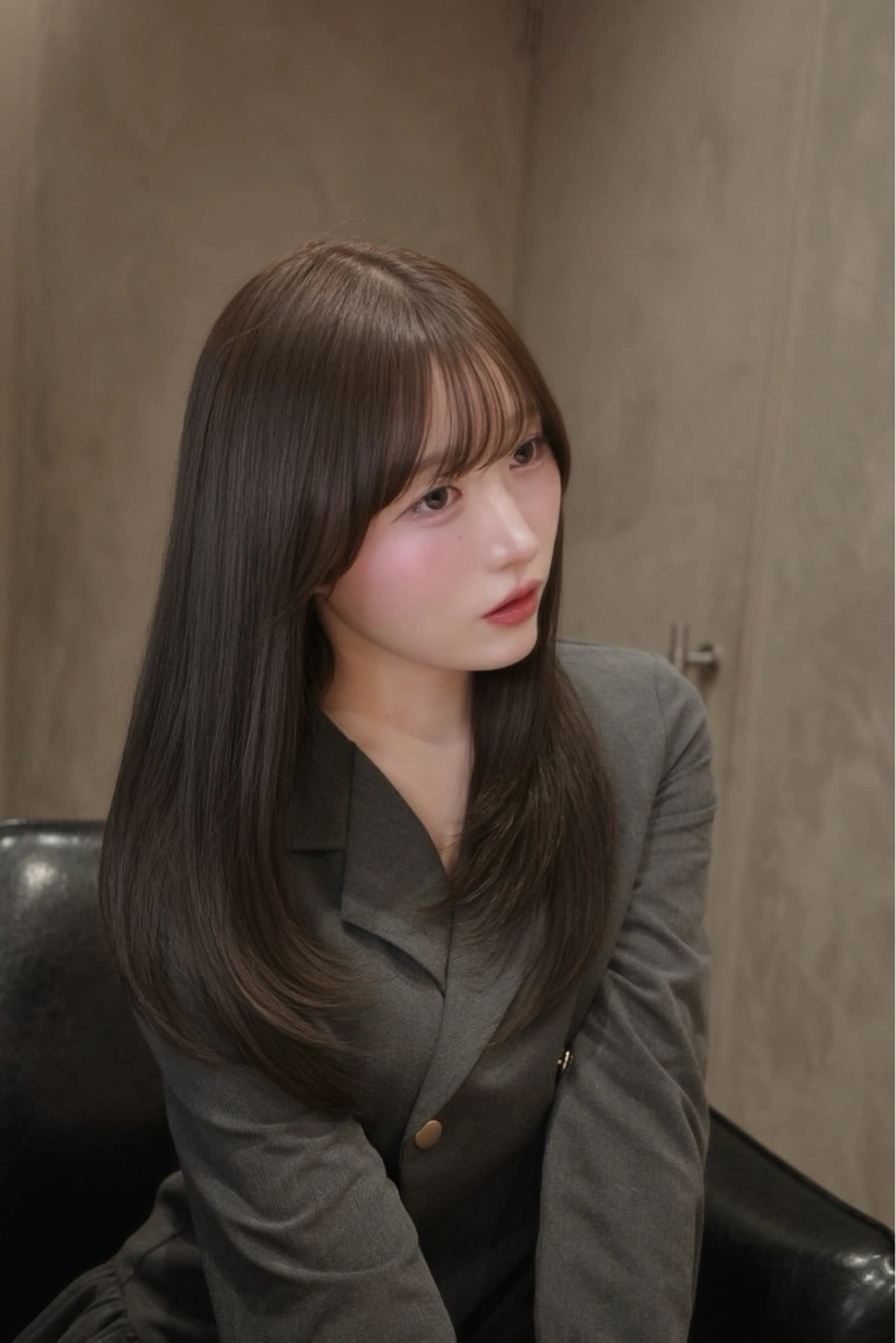 セミロング 髪質改善 レイヤーカット 美顔形成｜酒井 ｜青山のヘアスタイル