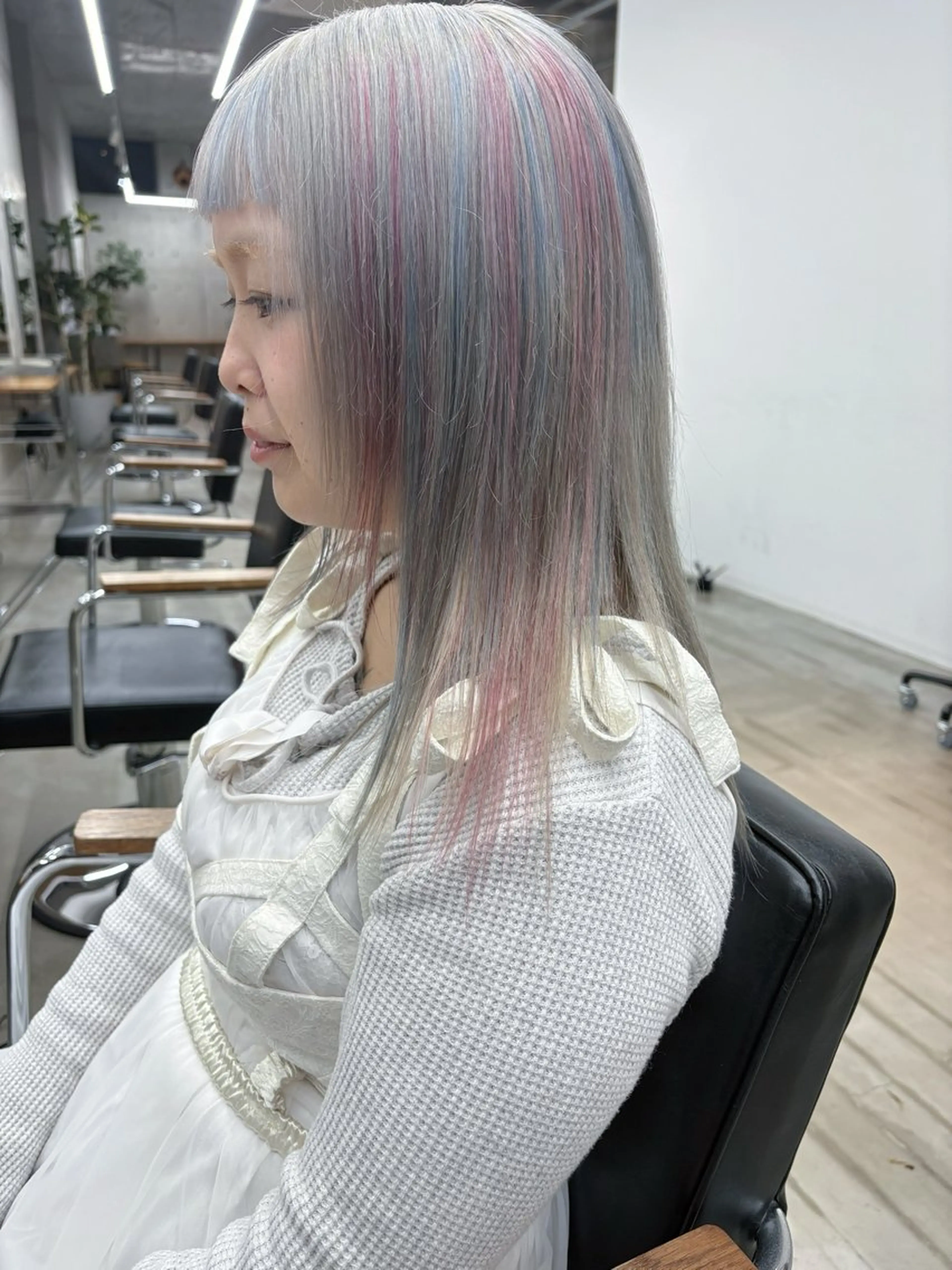 セミロング カラー ヘアアレンジ ブリーチ デザインカラー son hair HIROEのヘアスタイル