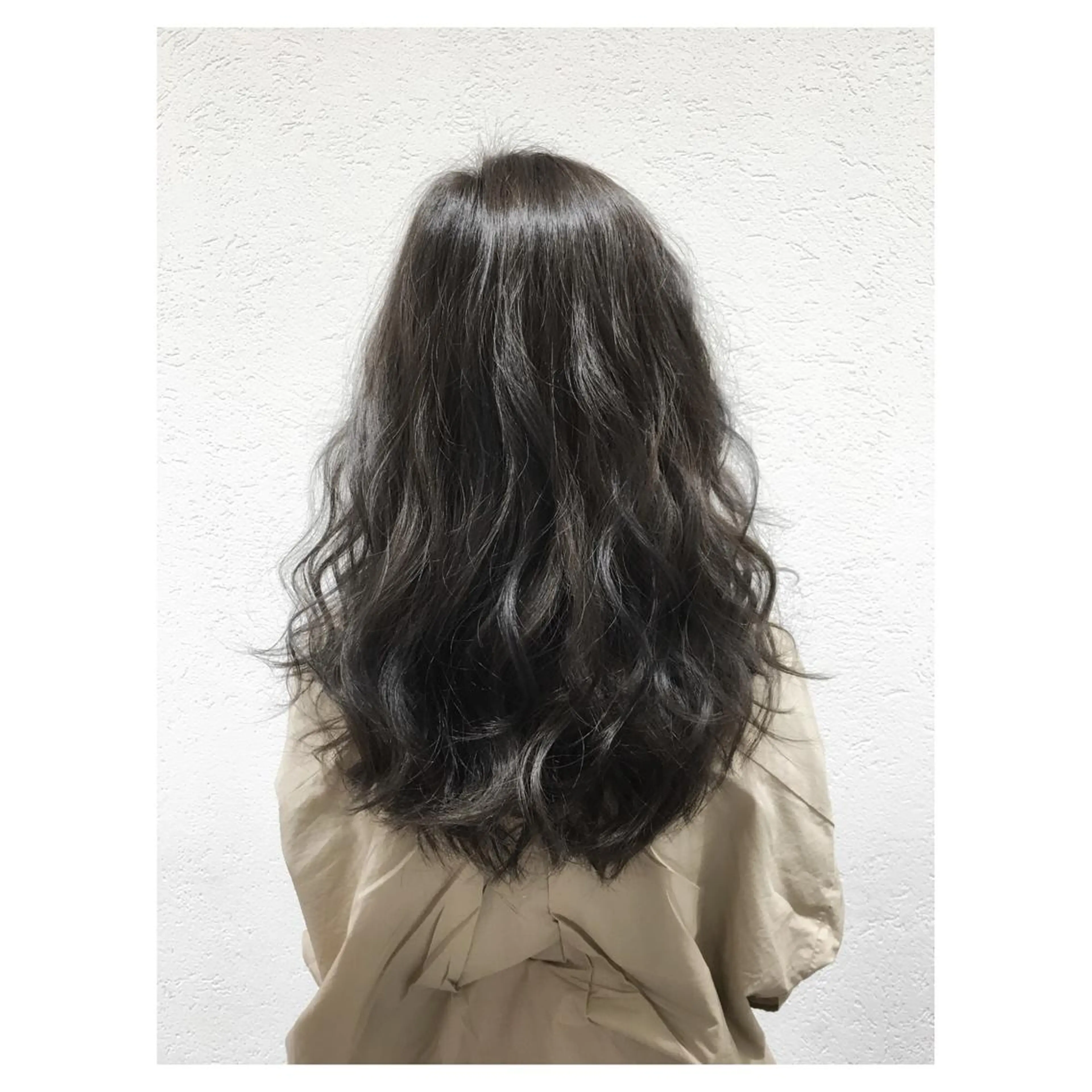 ロング カラー 透明感カラー ハイライトカラー イルミナカラー ハイライト biscohair 髪にドラマを。のヘアスタイル