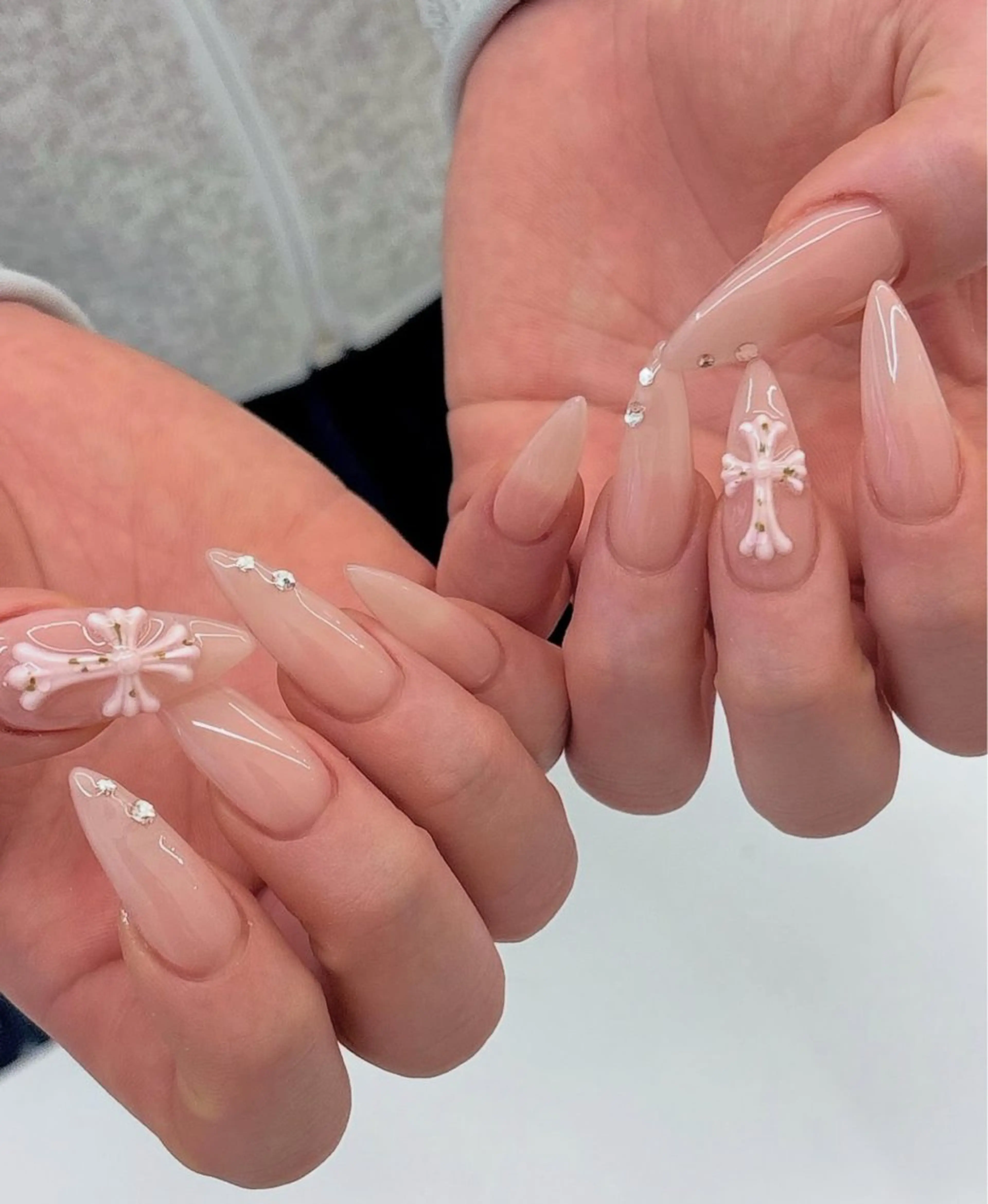 ネイル キラキラネイル マグネットネイル ぷっくりネイル 春ネイル ワンホンネイル ハンドネイル Lyna 池袋のネイルデザイン