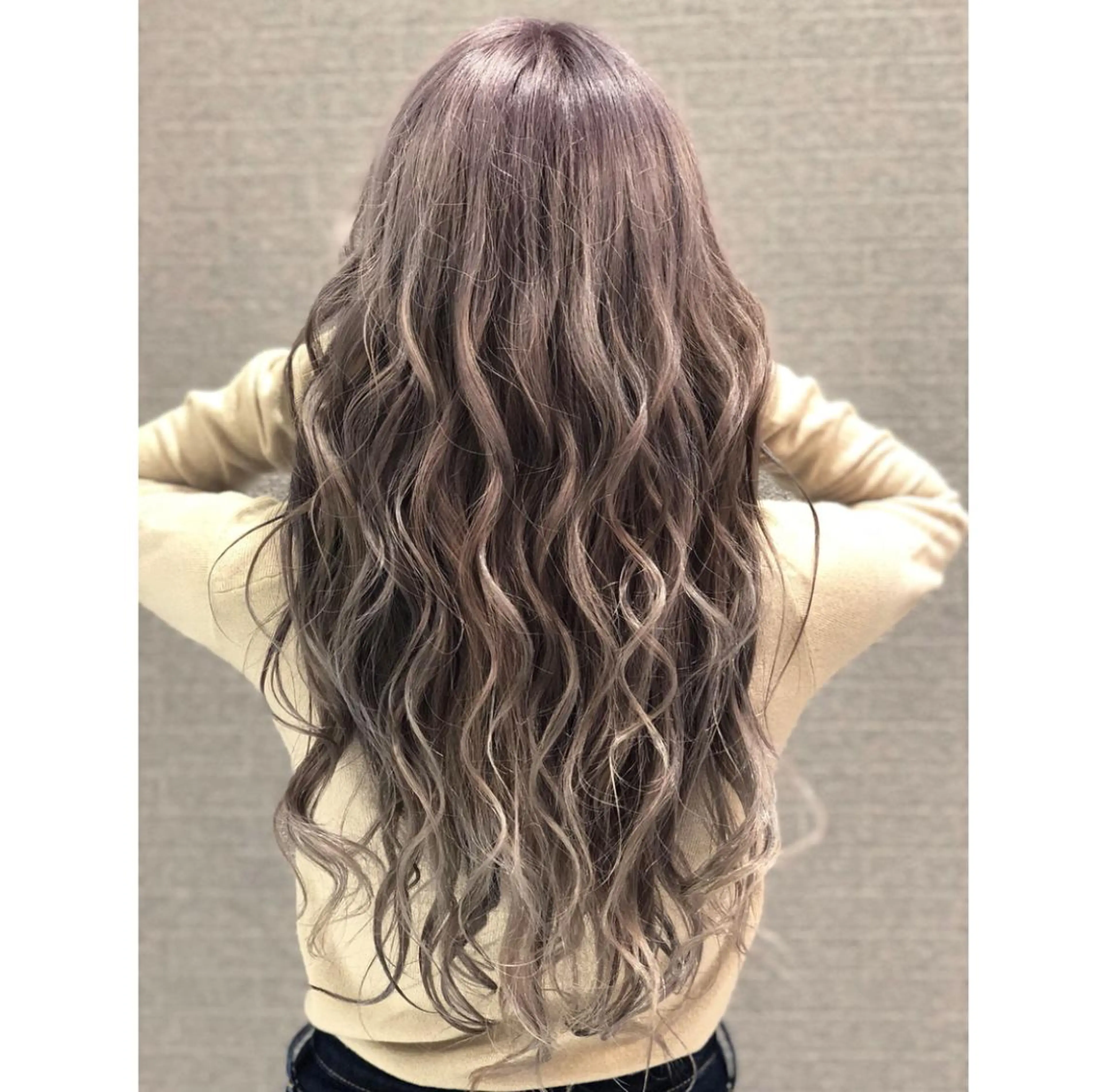 ロング カラー ヘアアレンジ バレイヤージュ ベージュカラー ブリーチ ケアブリーチ デザインカラー アンドウ ユウ/ レイヤーカット/韓国のヘアスタイル