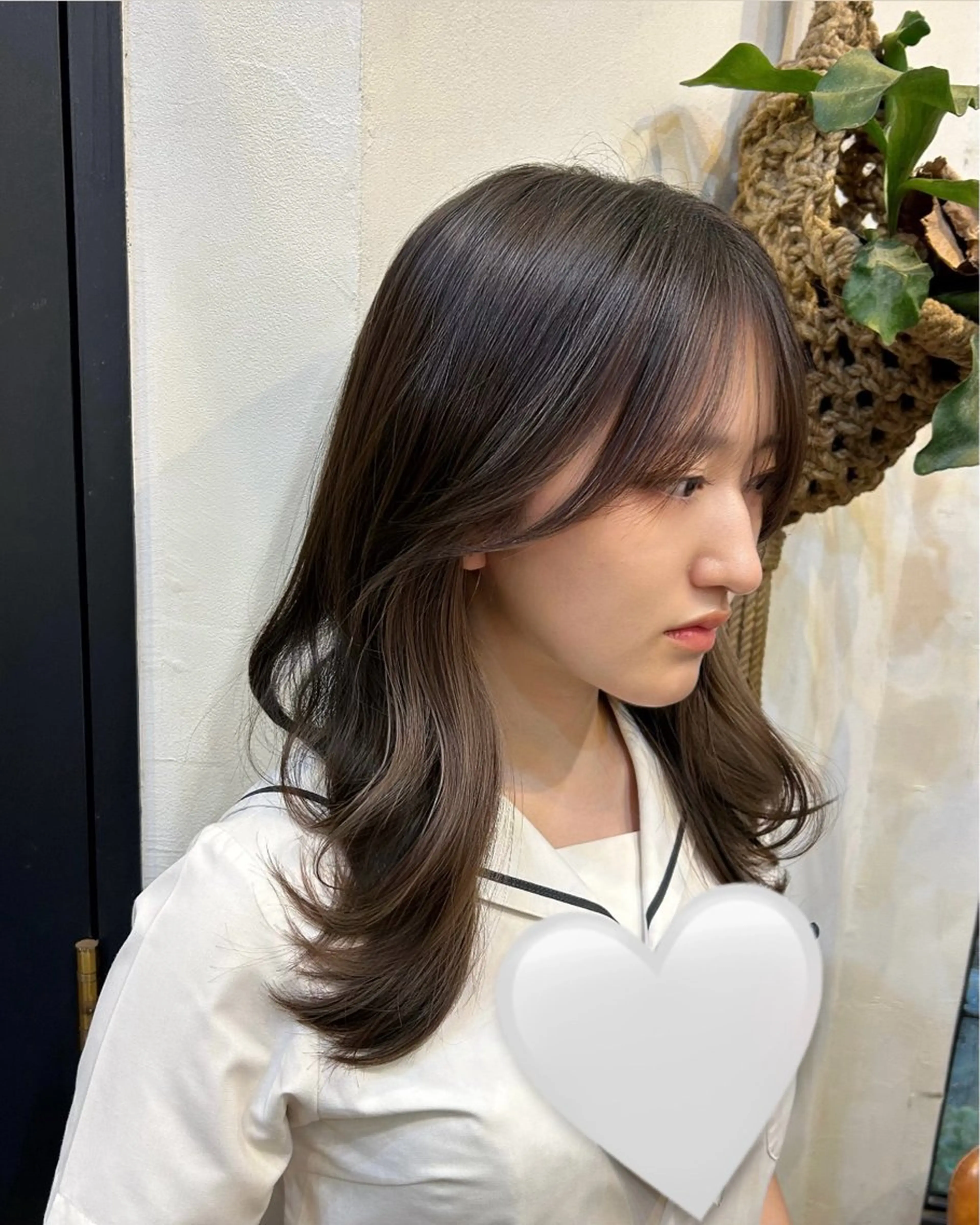 カラー インナーカラー カット ヘアカラー 海奈|透明感カラー |レイヤーカットのヘアスタイル