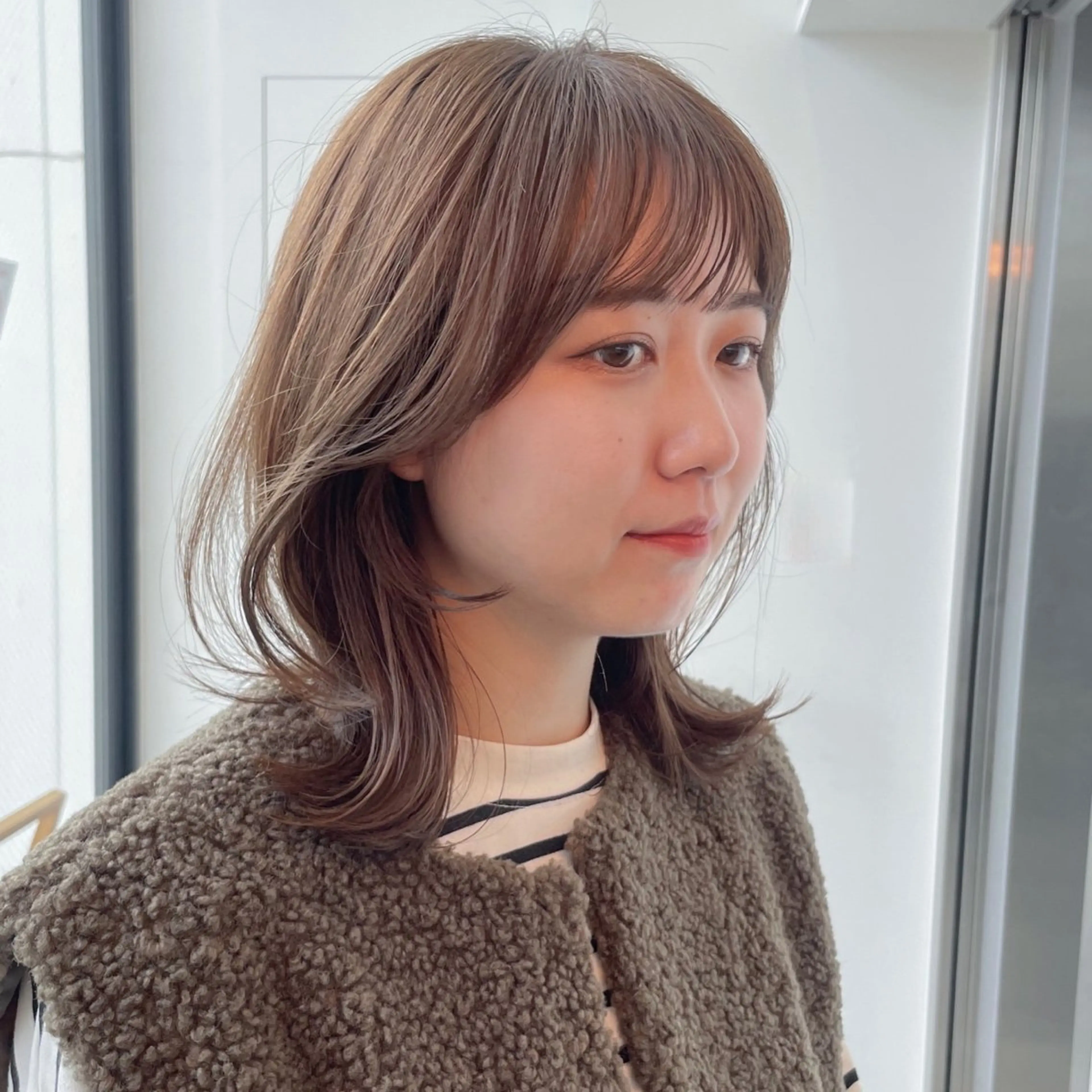 ミディアム 似合わせカット レイヤー/ブリーチ ♥️【木坂 桃歌】のヘアスタイル