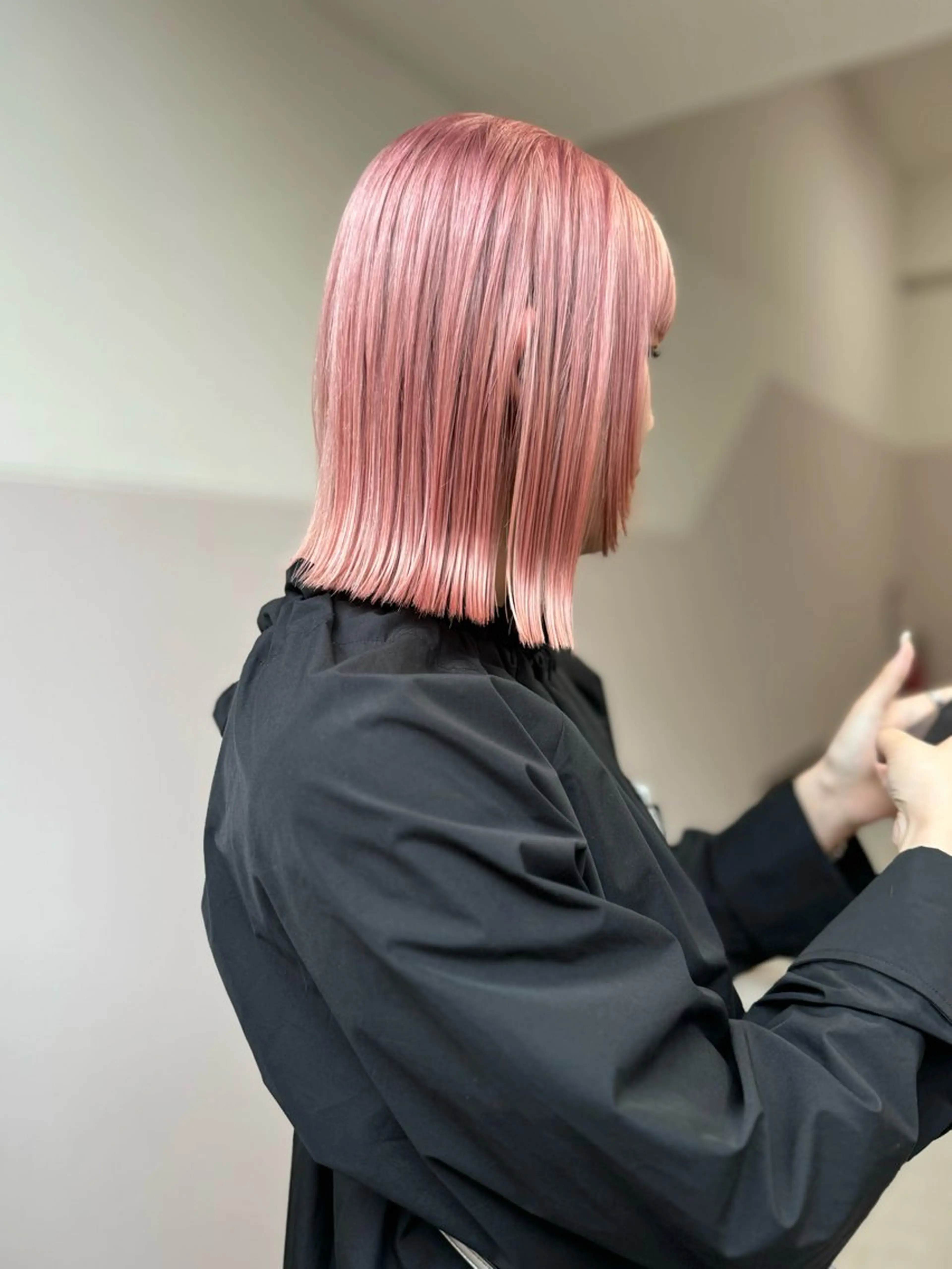 ミディアム カラー オカモト ミユウのヘアスタイル