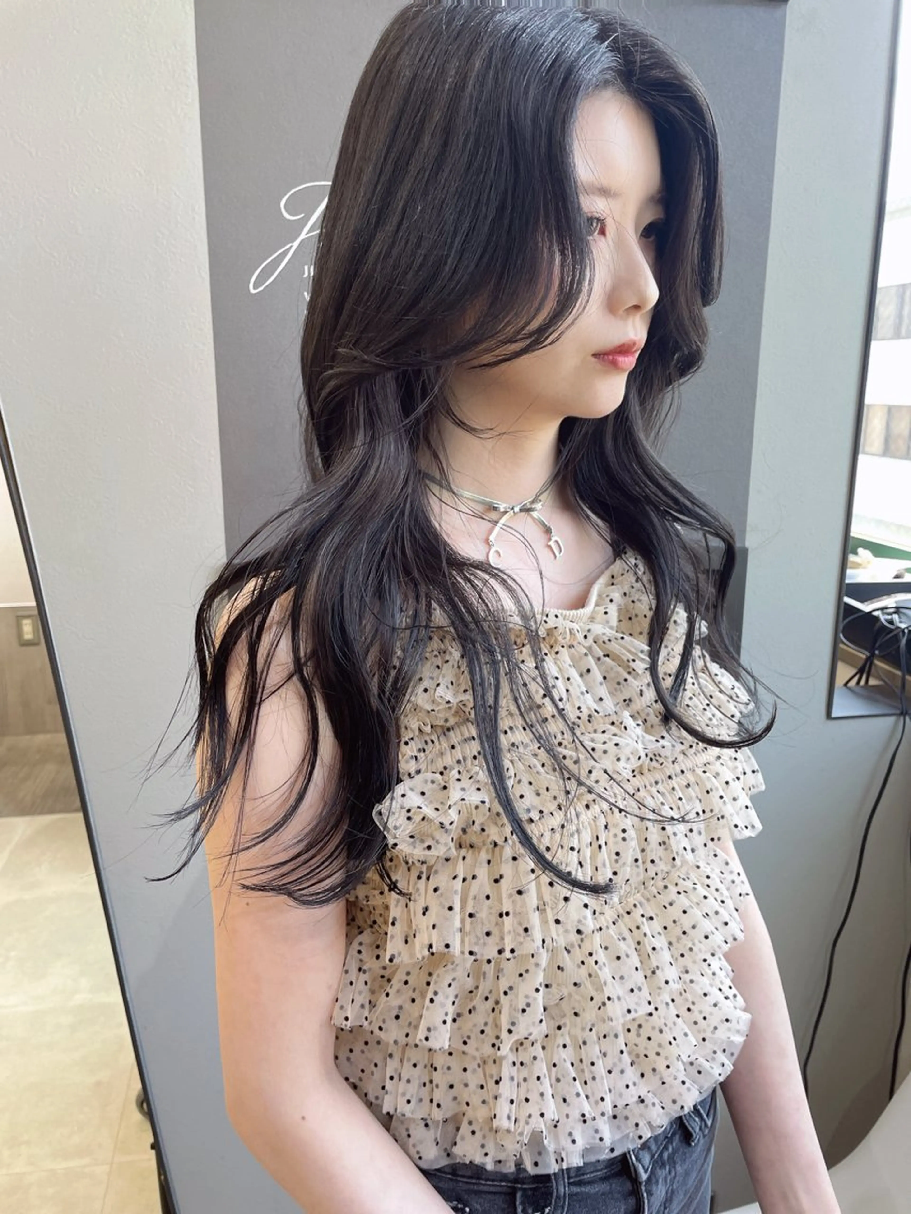 ロング カラー AIRI layer cut hairのヘアスタイル