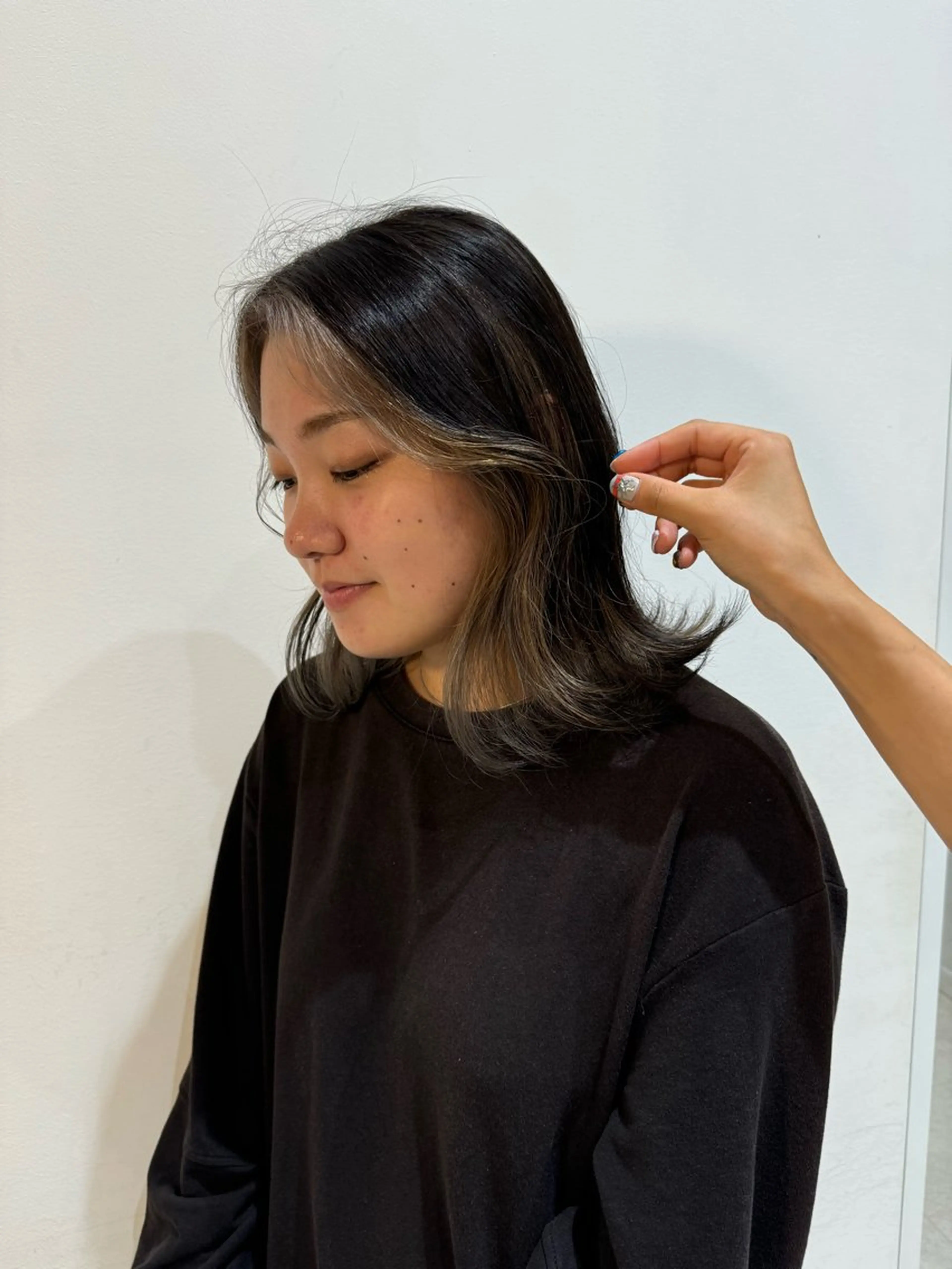 ミディアム カラー 黒髪 吉留 文月のヘアスタイル