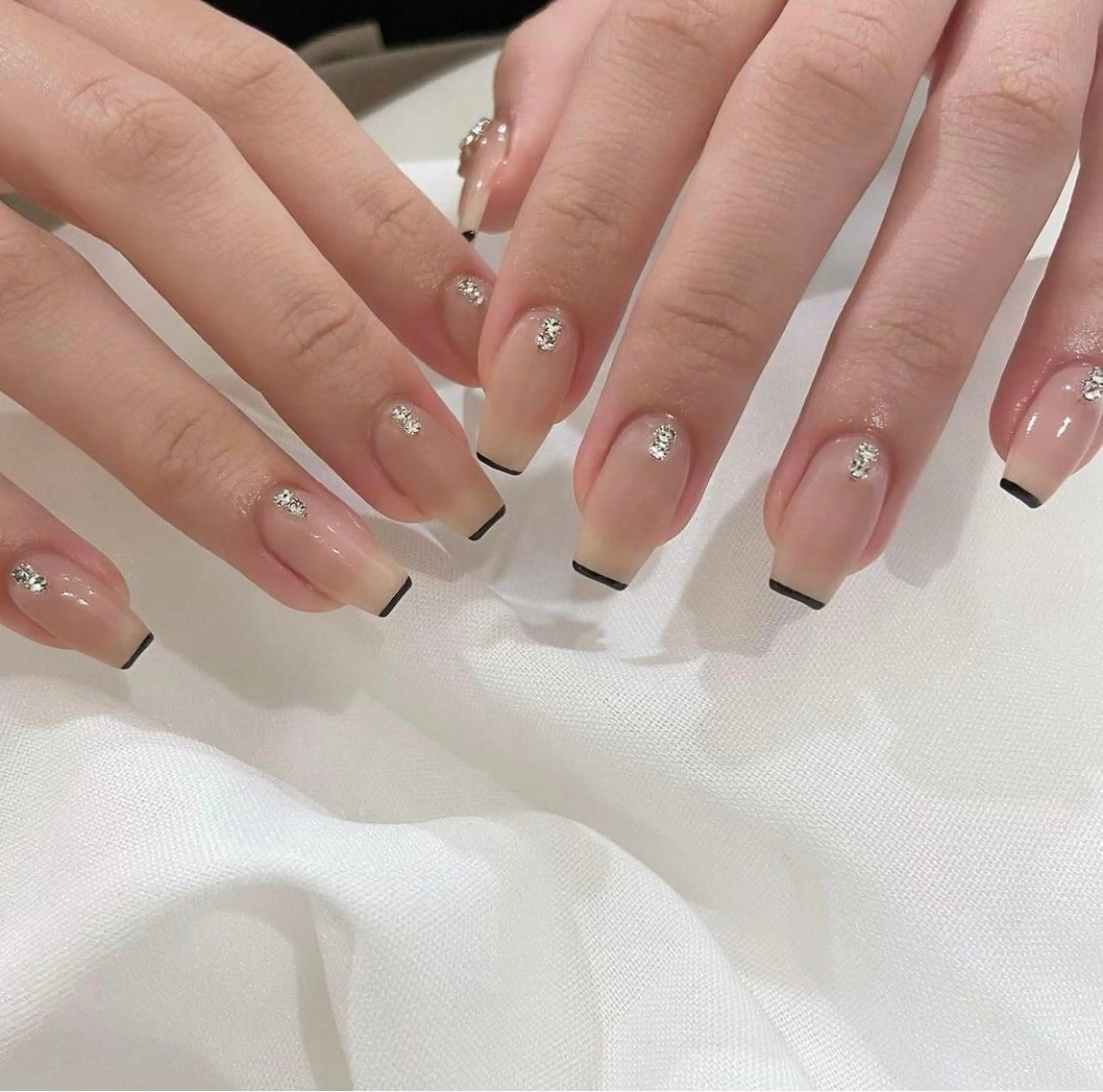 ミディアム 韓国風ヘア ハンドネイル Aila Nail HanChanのネイルデザイン