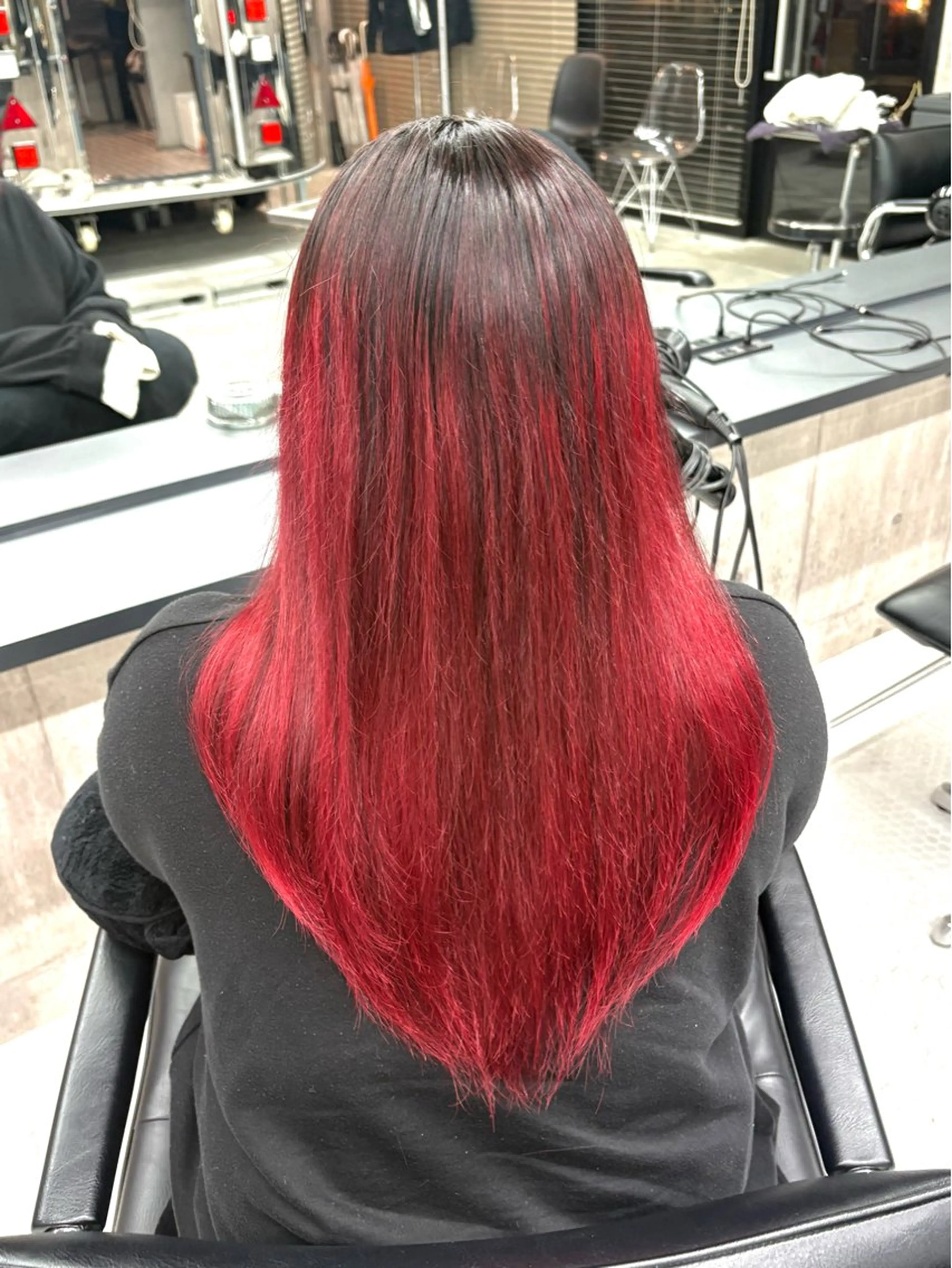 ロング カラー グラデーションカラー 内山 あすかのヘアスタイル