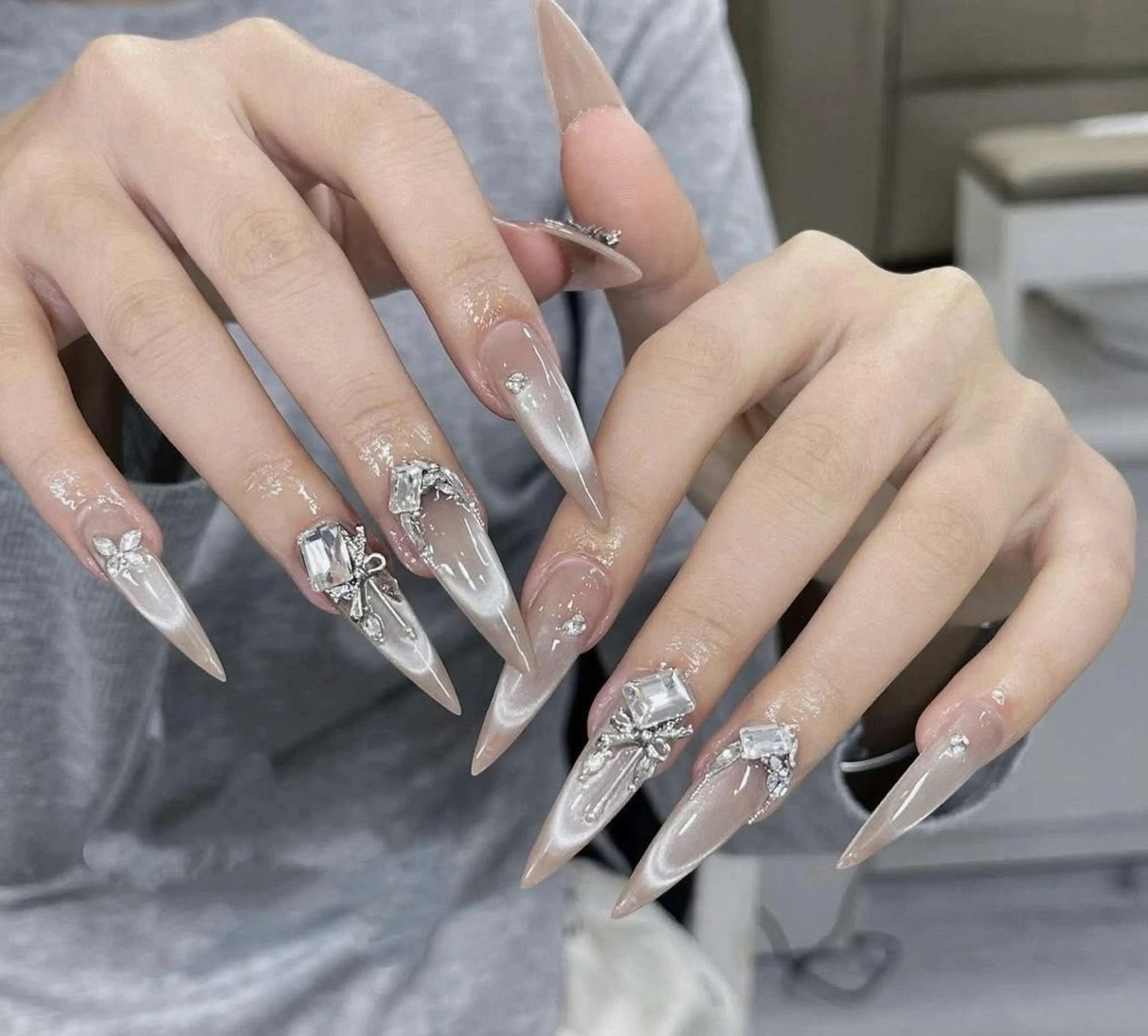 ロング 韓国風ヘア ハンドネイル Bling Salonのネイルデザイン