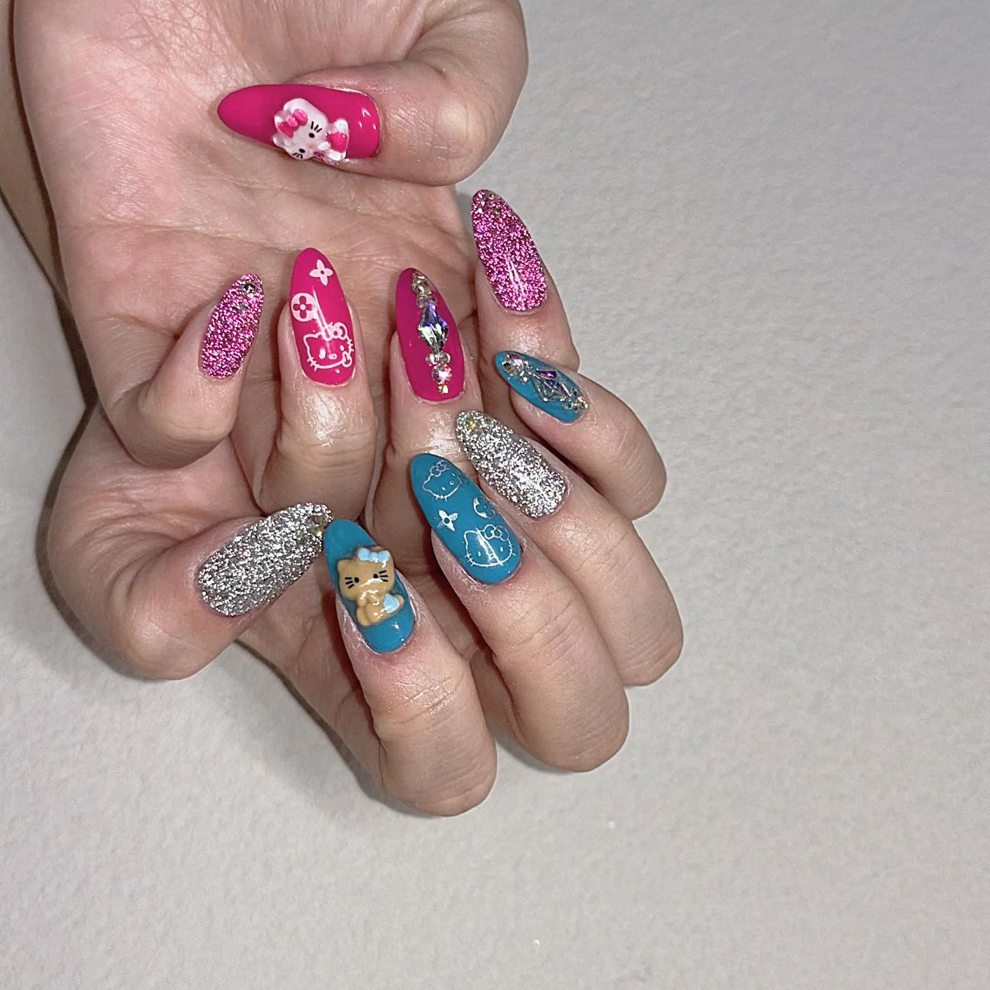 ネイル 山田 真里のネイルデザイン