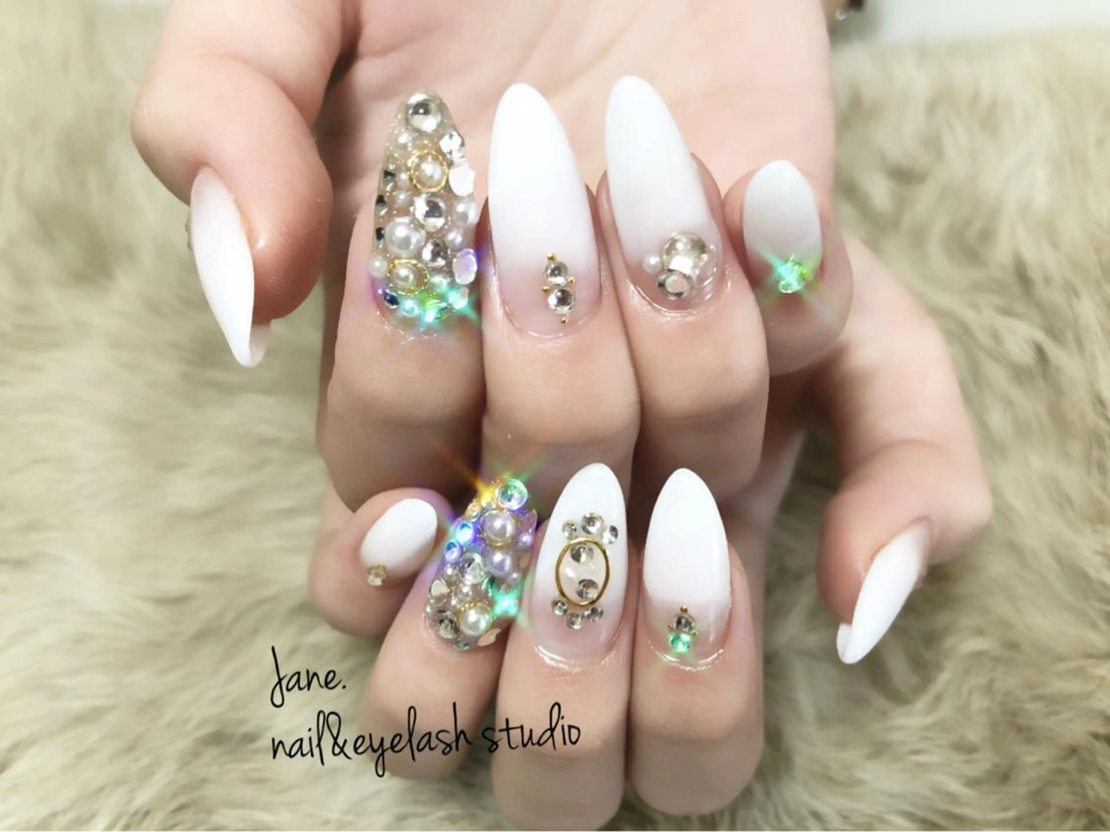 ネイル Yakko pas á pasのネイルデザイン