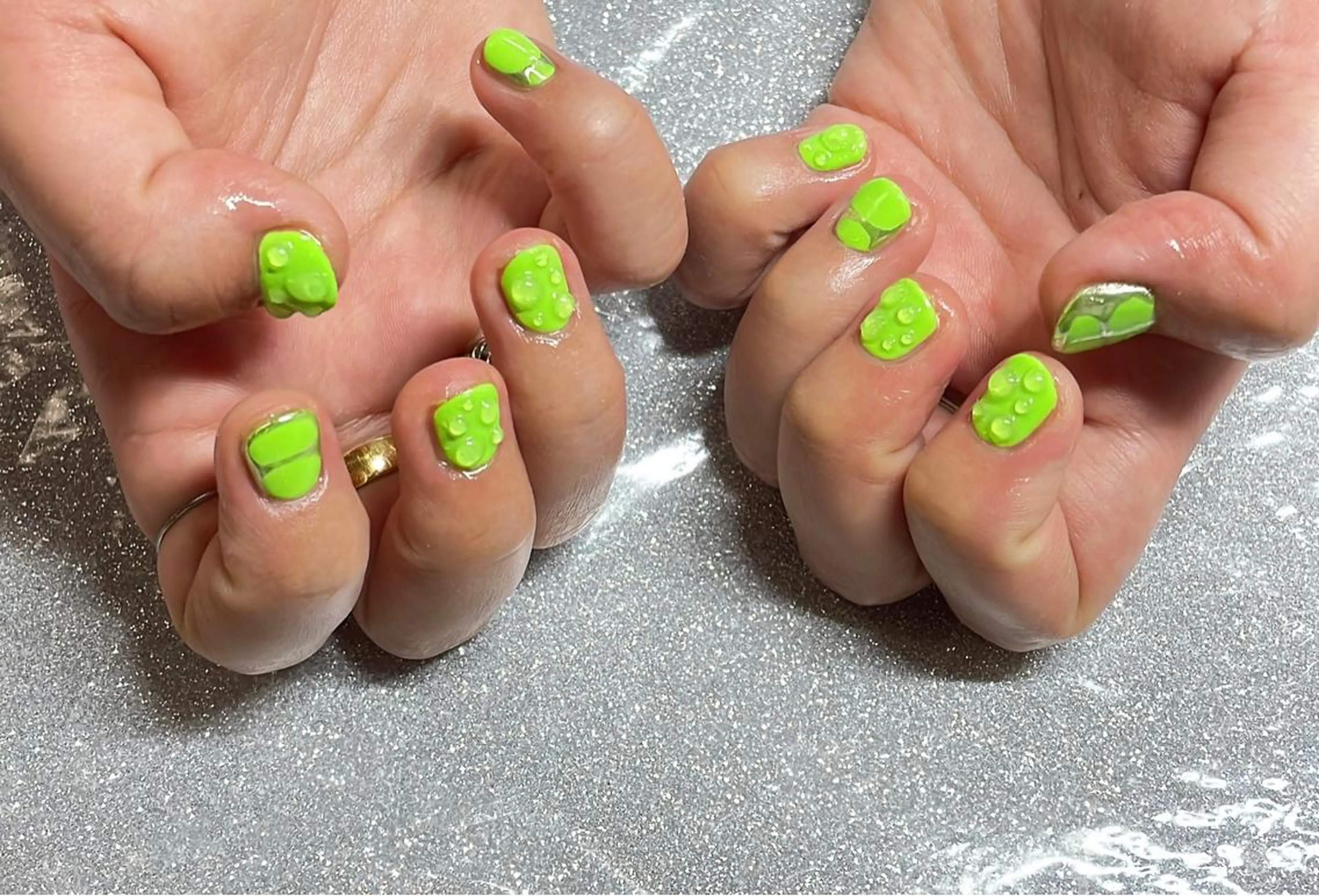 ネイル ハンドネイル VIERU 🌈🎀💖のネイルデザイン