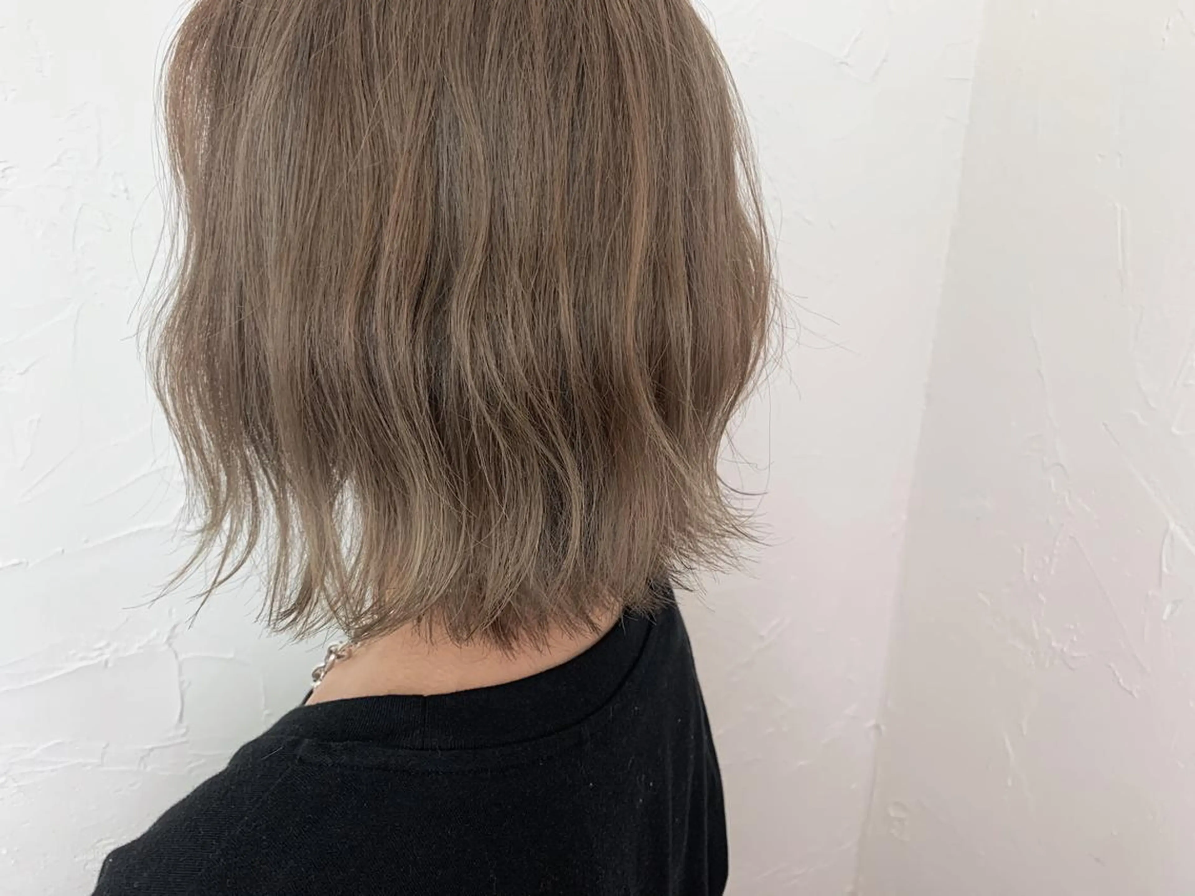 ミディアム カラー   AYARIのヘアスタイル