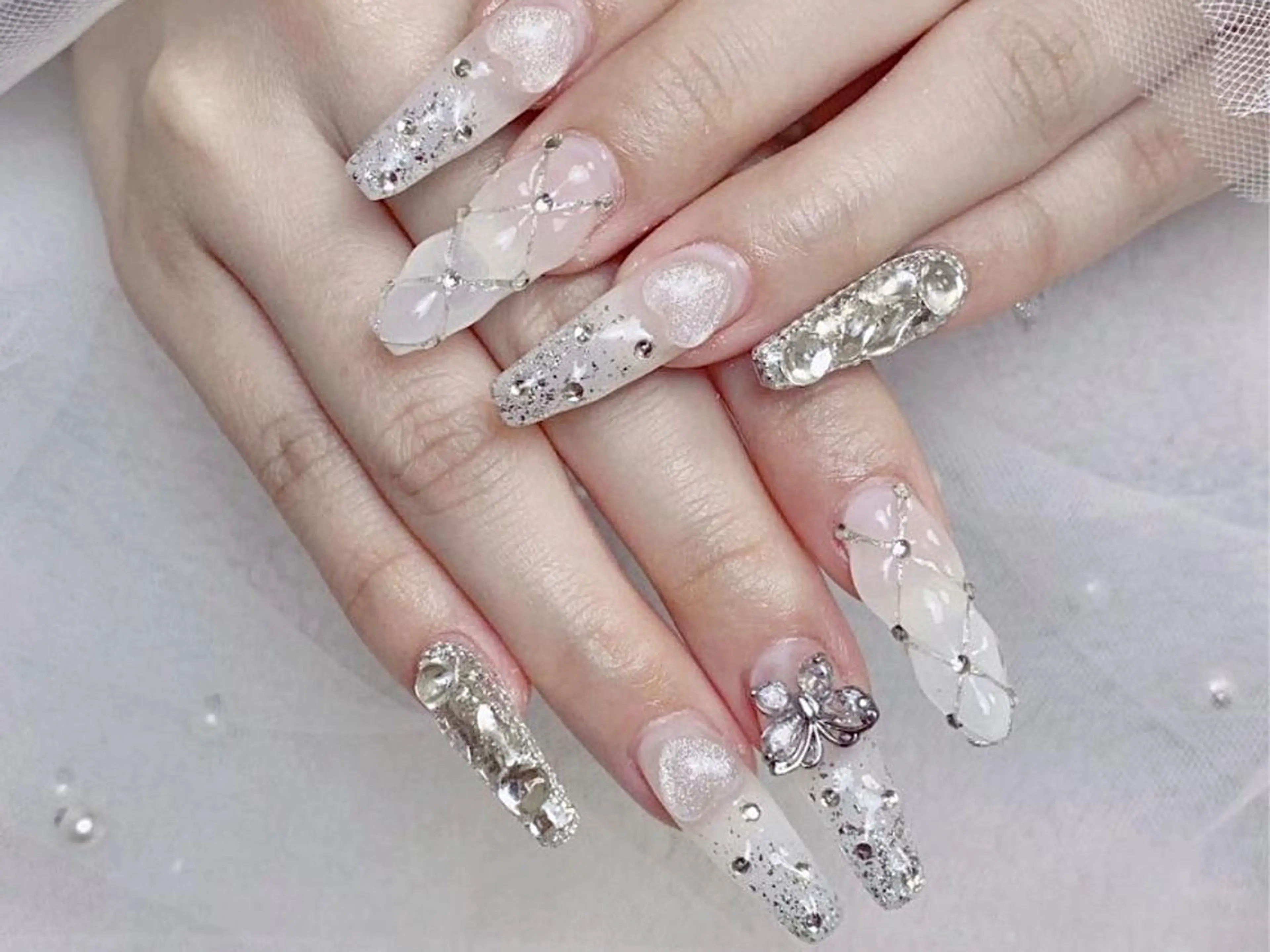 ネイル 持ち込み Rainrain💧 パーツ豊富、やり放題のネイルデザイン