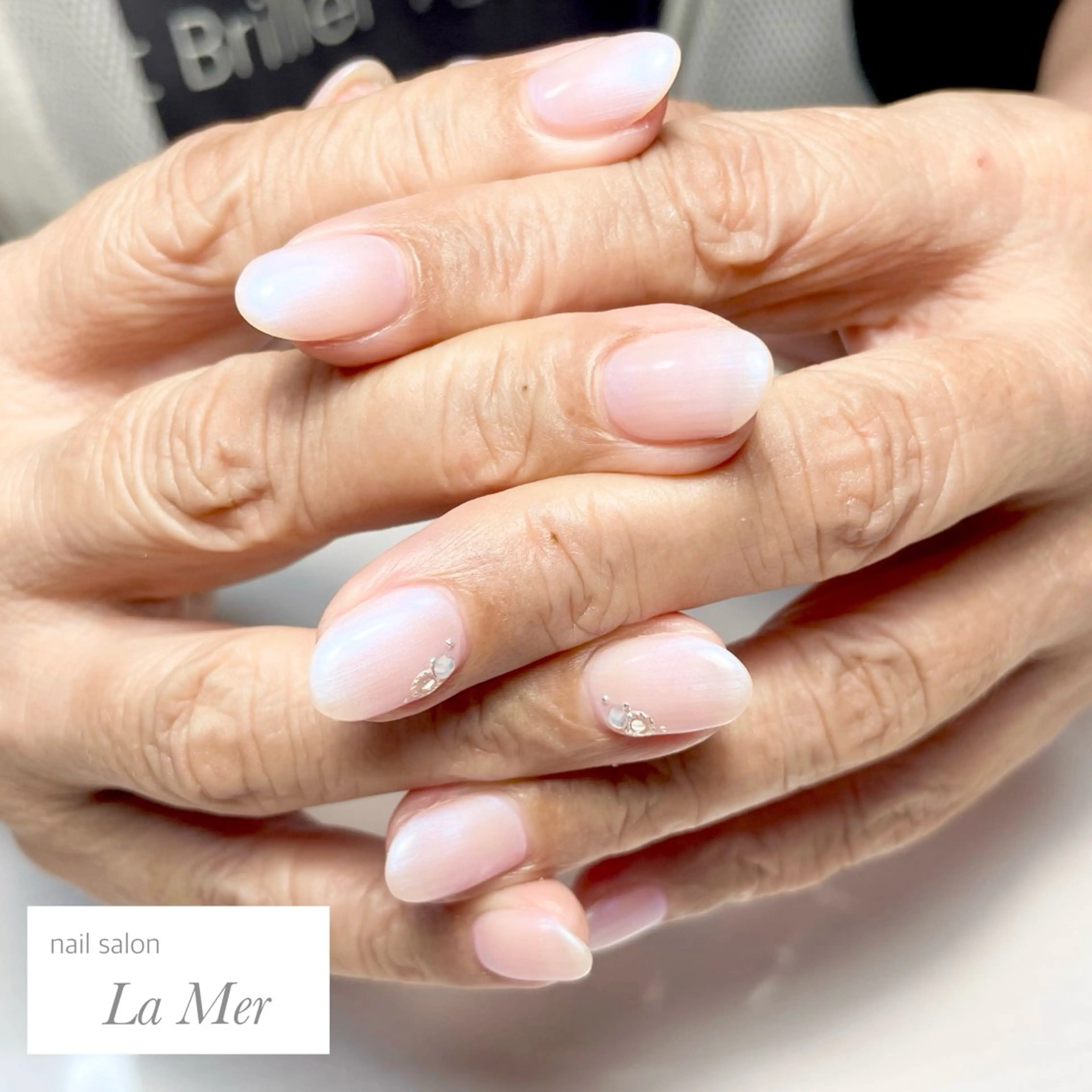 ネイル オーロラネイル ジェルネイル オフィスネイル ワンカラーネイル ピンク nailsalon La Merのネイルデザイン