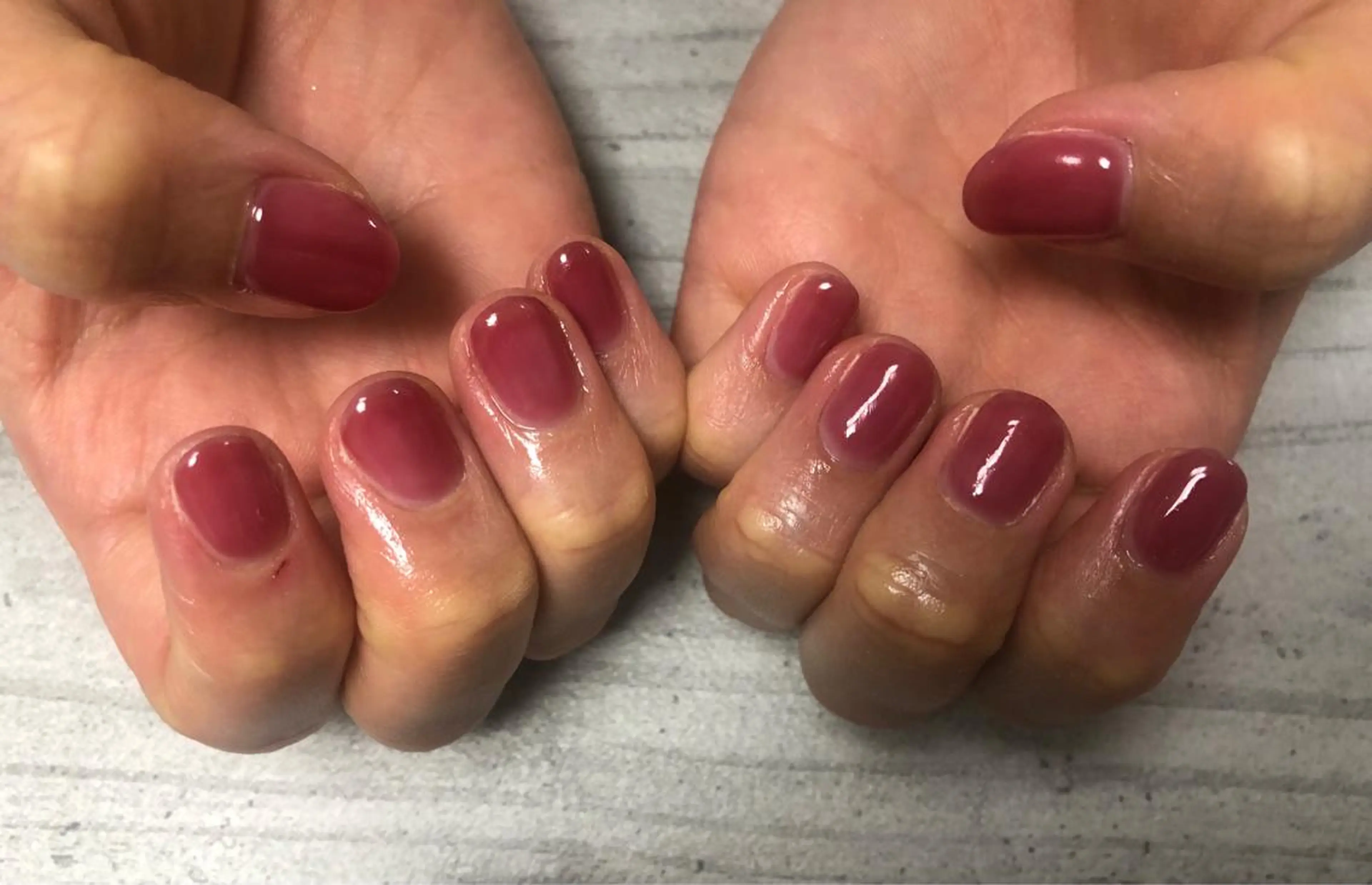 ネイル 氷ネイル・うるうるネイル ワンカラーネイル ハンドネイル mogunail &blowのネイルデザイン