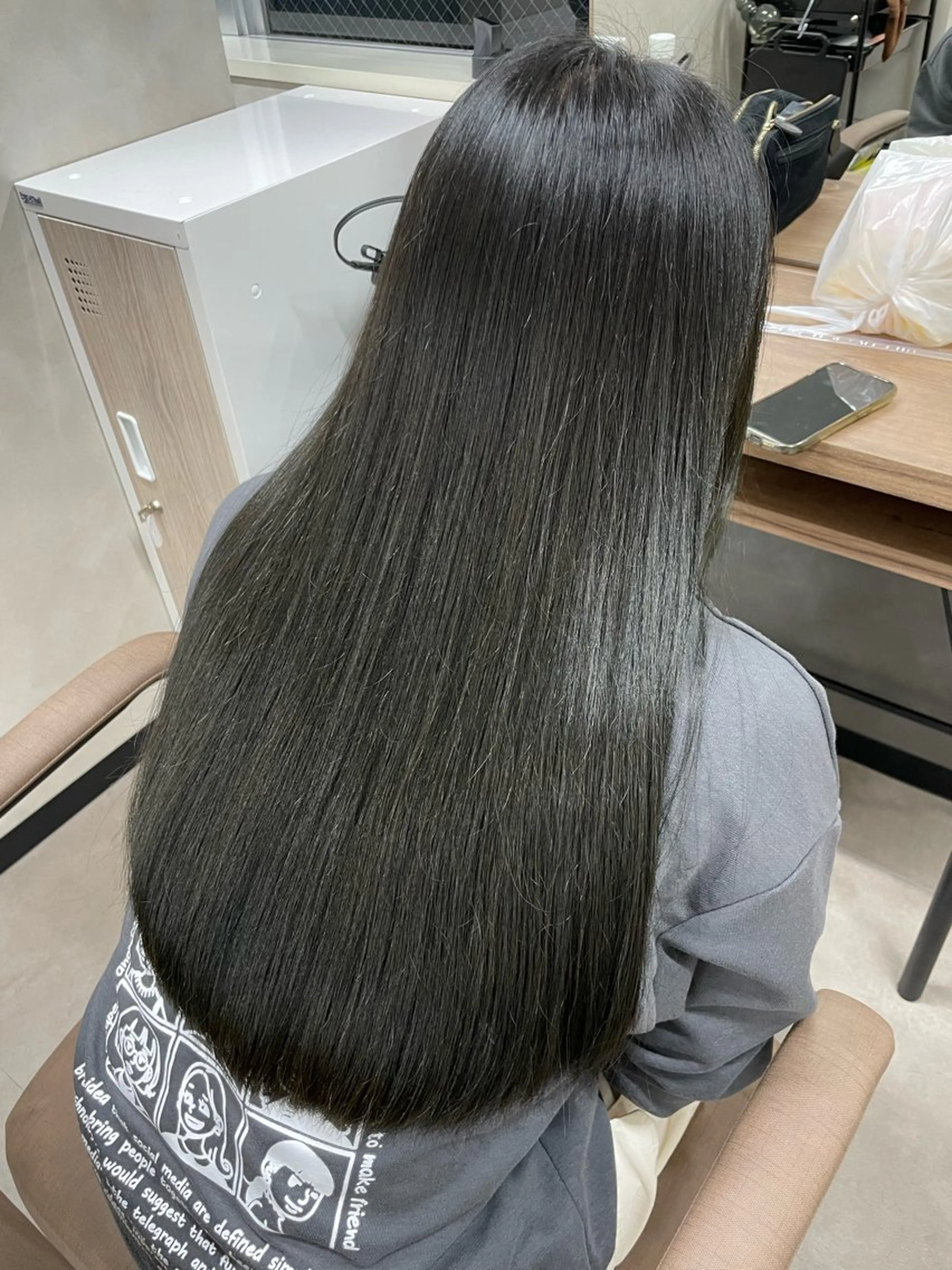 『 カット➕コスメ低温縮毛矯正➕3STEPトリートメント』の写真