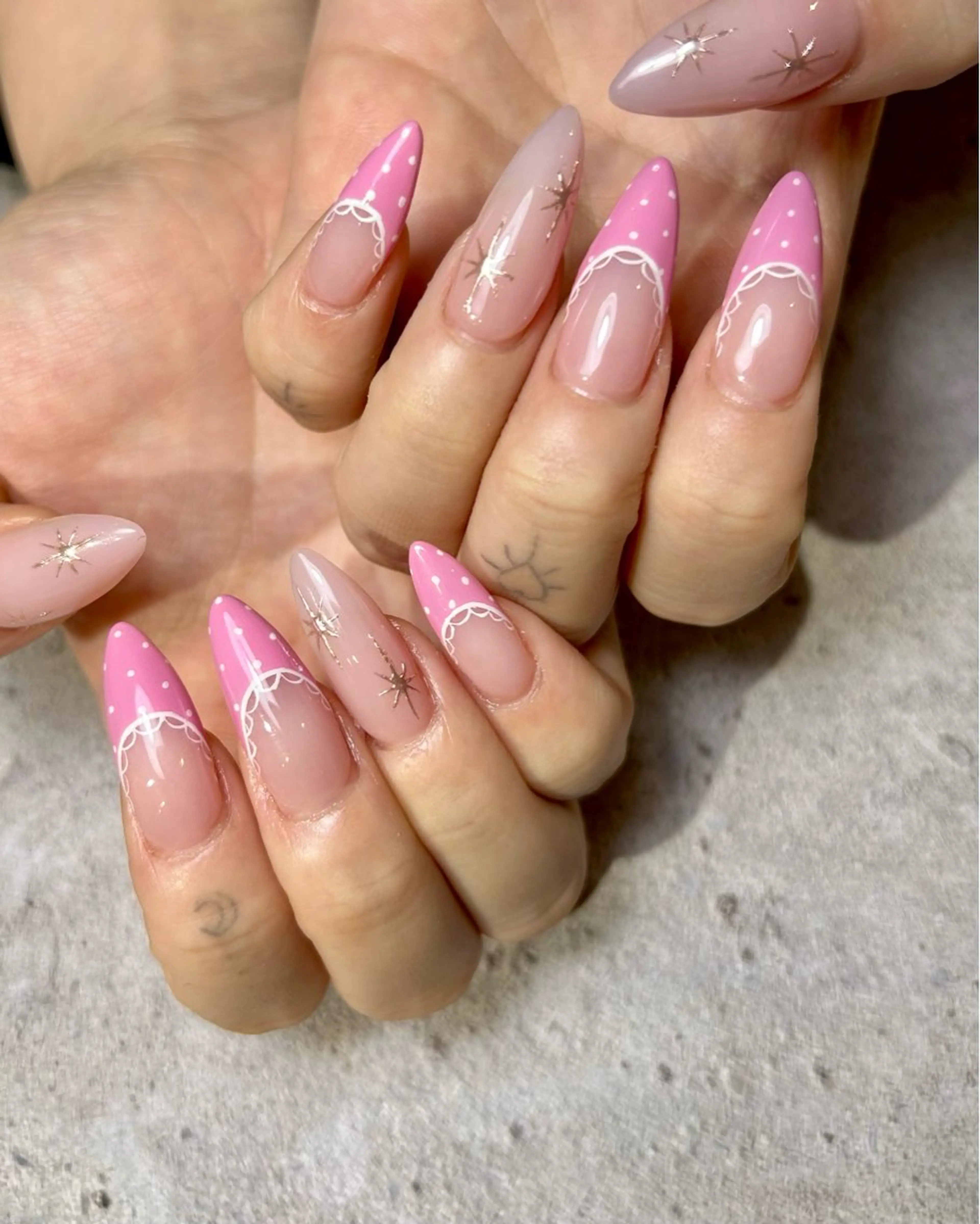 ネイル フレンチネイル ガーリー 持ち込み ピンク スカルプネイル ハンドネイル Reflection marikoのネイルデザイン