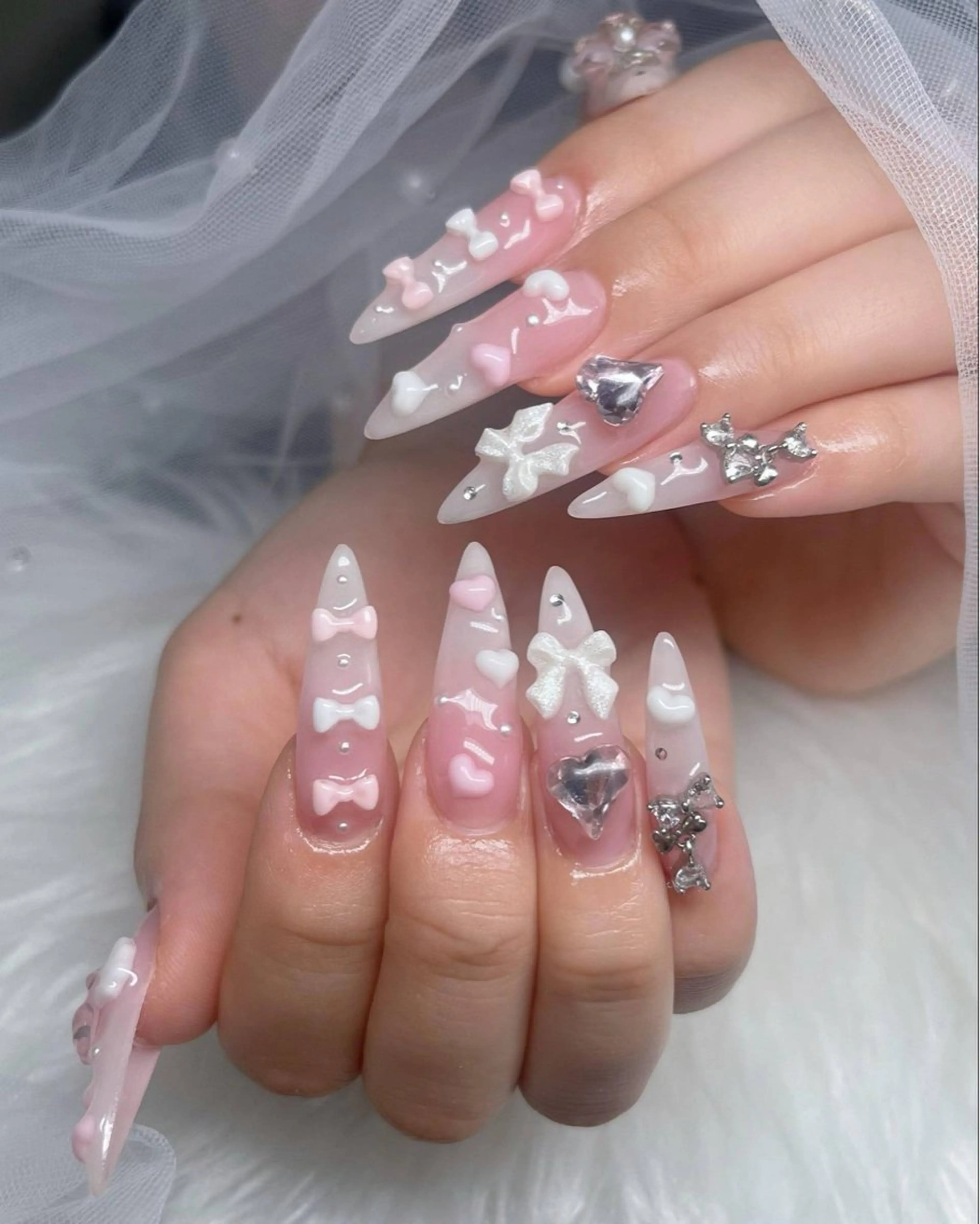 ネイル オーロラネイル フレンチネイル ジェルネイル ハロウィン キラキラネイル ハンドネイル H.baby Nail Salonのネイルデザイン