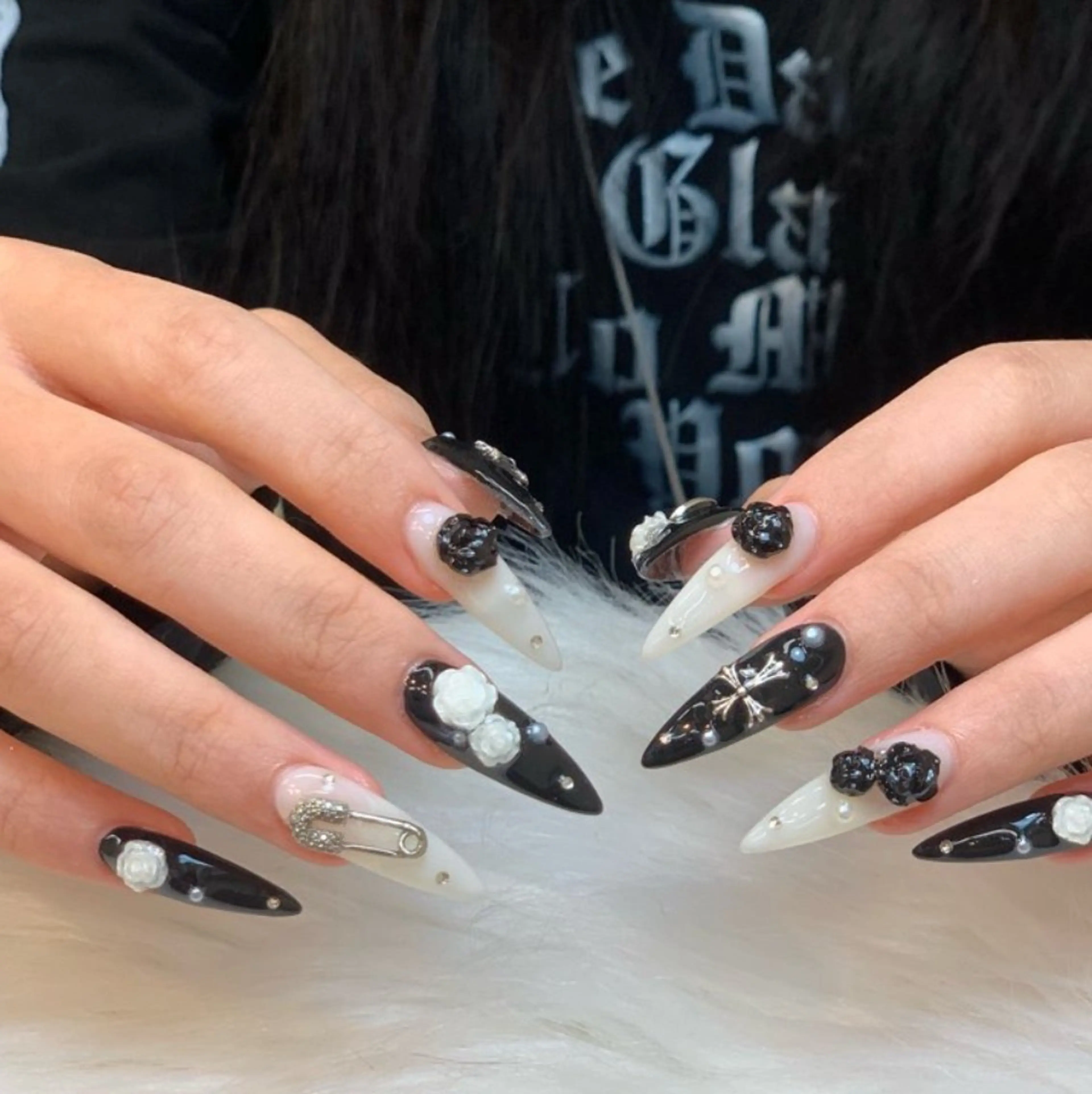 ネイル アートネイル 長さ出し ジェルネイル マグネットネイル ニュアンスネイル Kanao_ CloudyChanのネイルデザイン