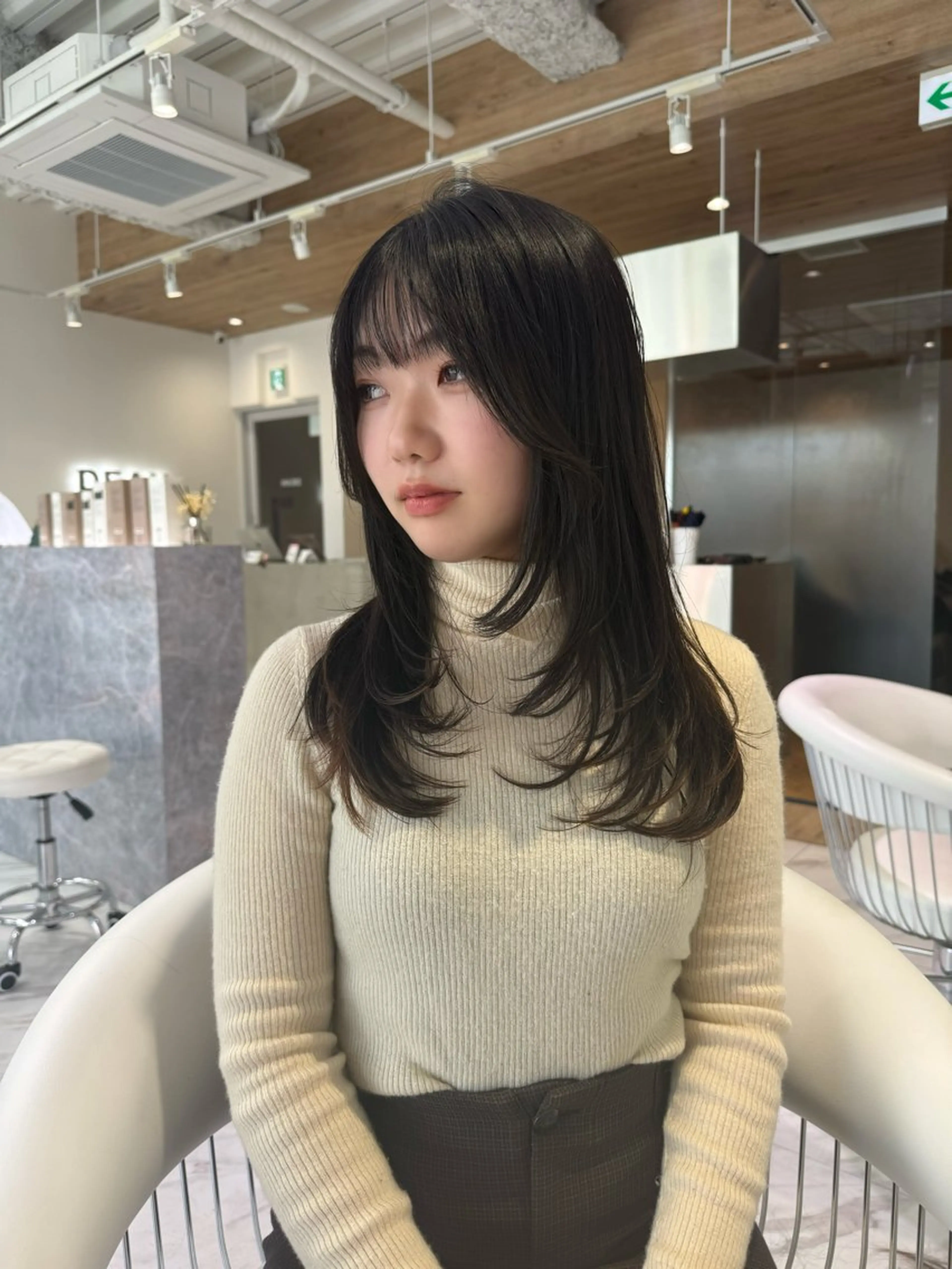 ロング 顔周りカット レイヤーカット マイ /暖色カラーのヘアスタイル