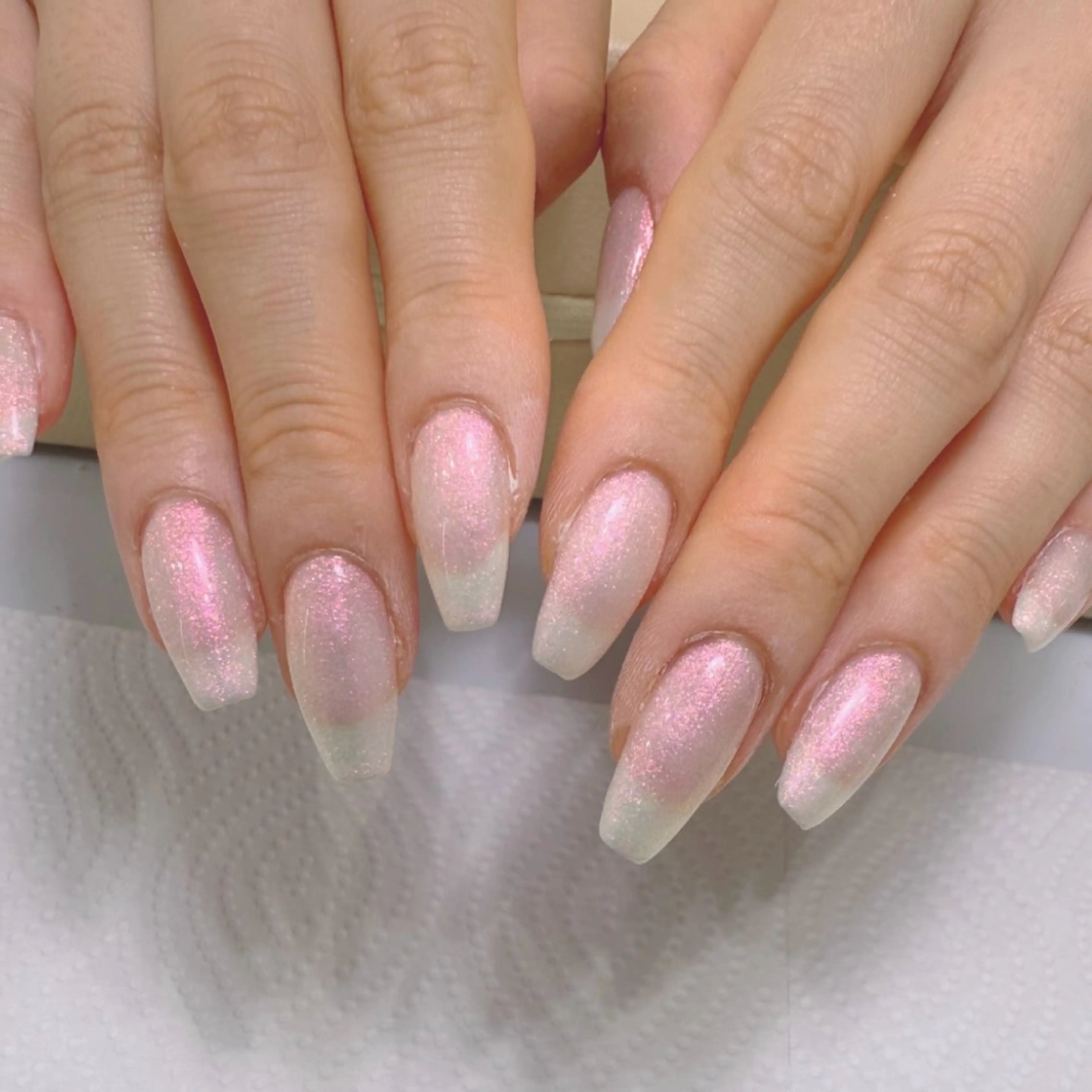 ネイル ラメ(グリッター) ピンク ホワイト ハンドネイル 濱田 エルバイノリコのネイルデザイン