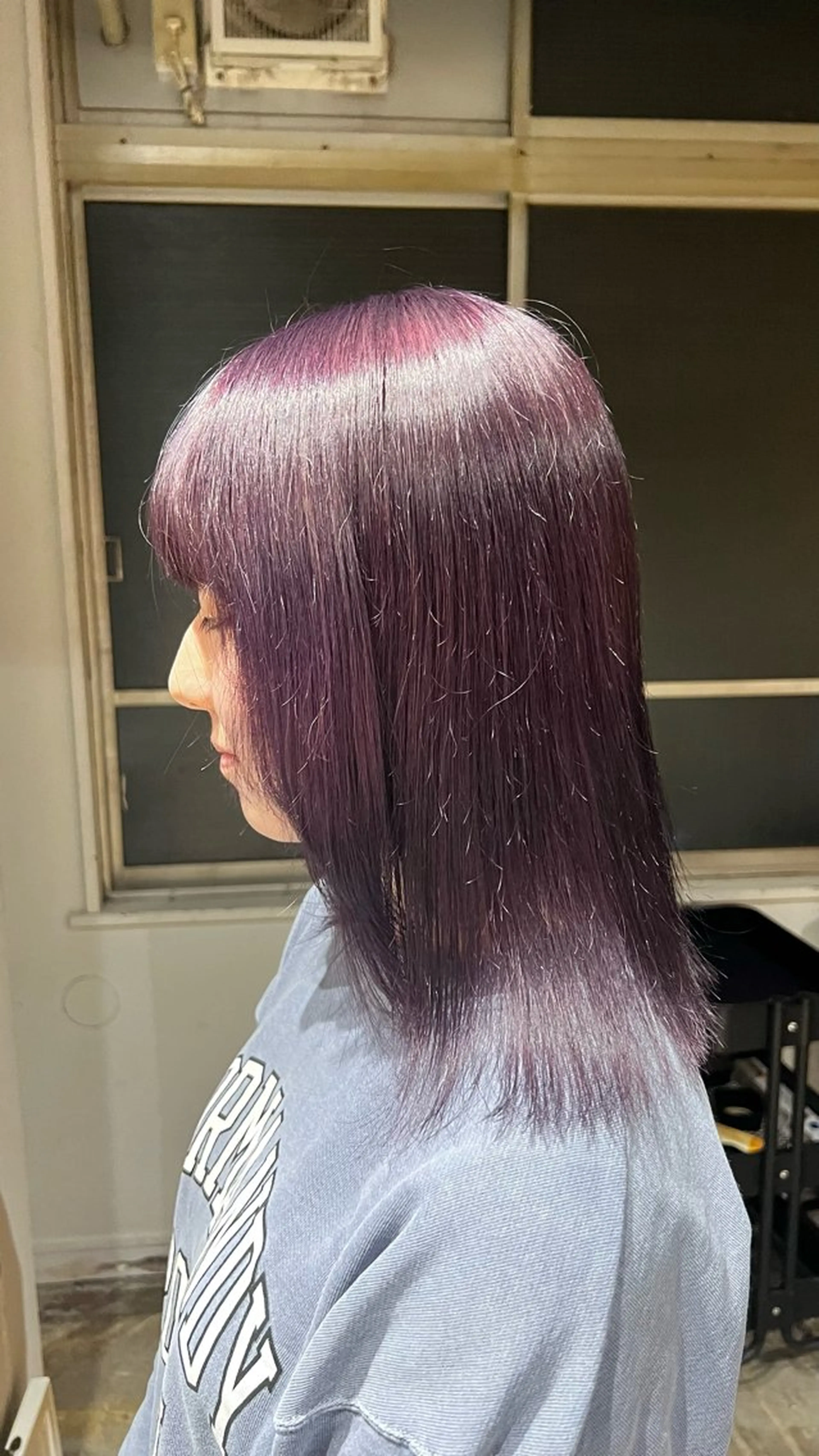 カラー ブリーチ 夏見 柚羽のヘアスタイル