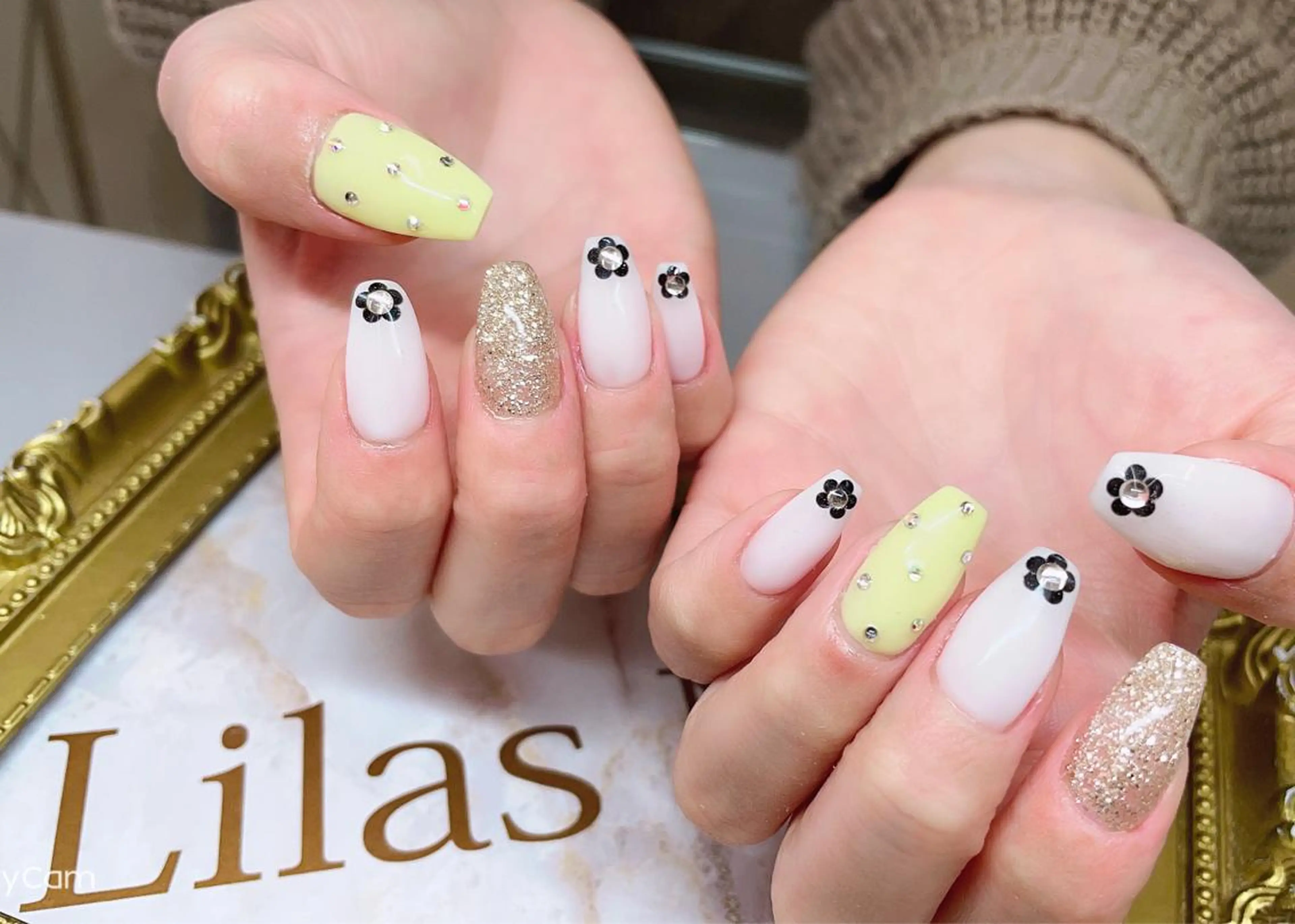 ネイル フラワーネイル ジェルネイル ハードジェル キラキラネイル ラメ(グリッター) Lilas Nailのネイルデザイン