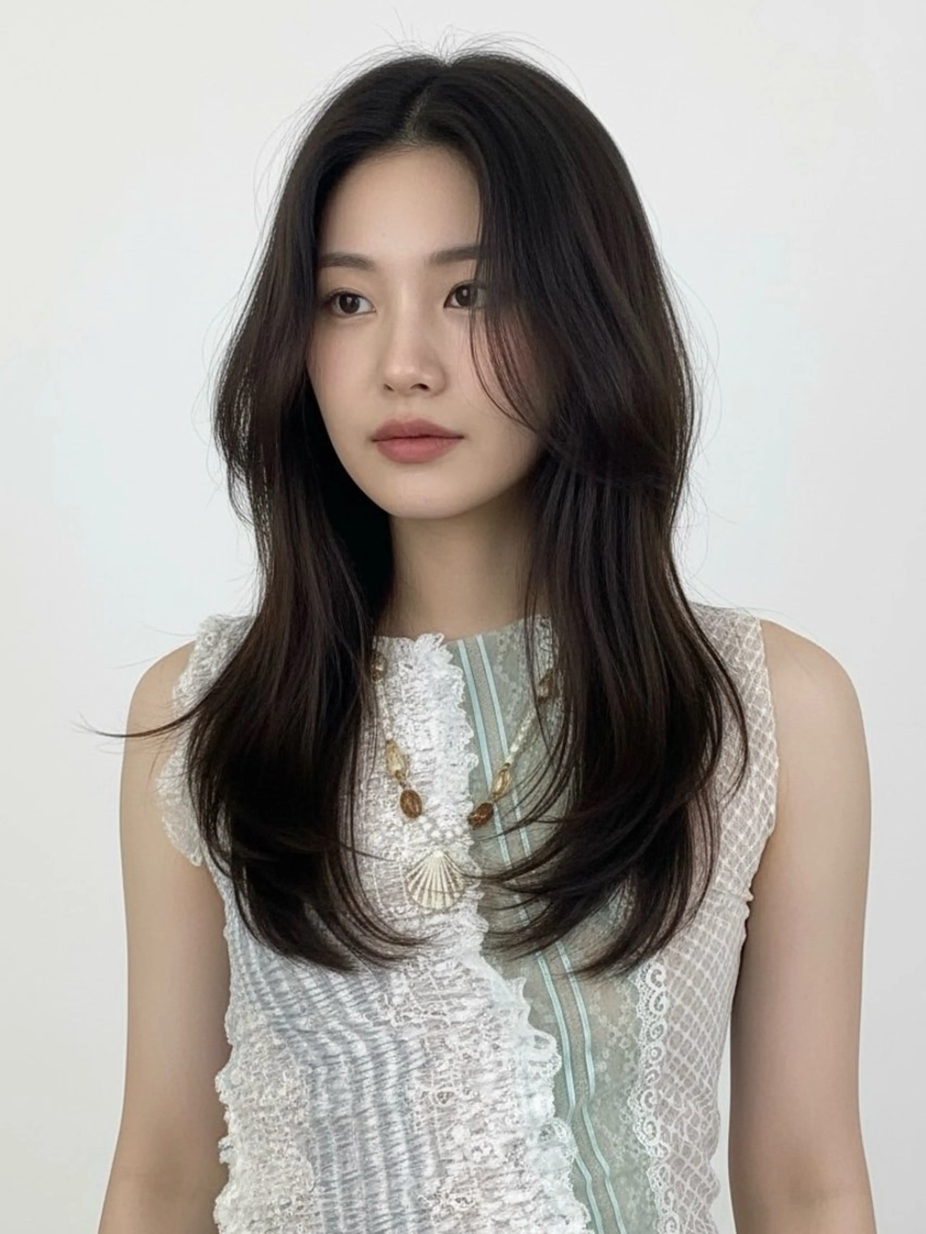セミロング くびれヘア 顔まわりレイヤー 韓国風ヘア レイヤーカット 小顔カット カット ヘアカラー 韓国レイヤーカット 🫧大阪梅田レイヤーのヘアスタイル