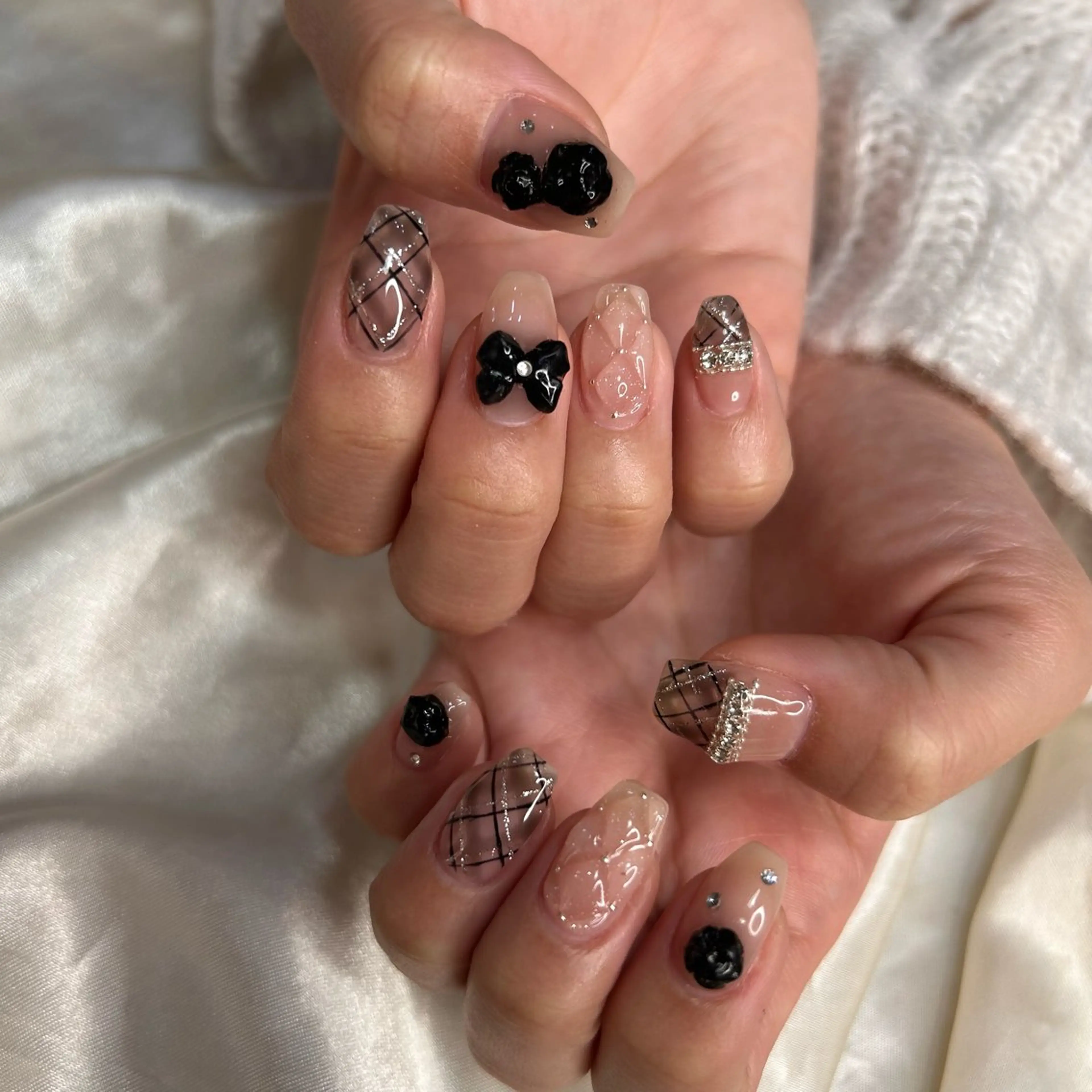 ネイル ハンドネイル 西岡 杏のネイルデザイン