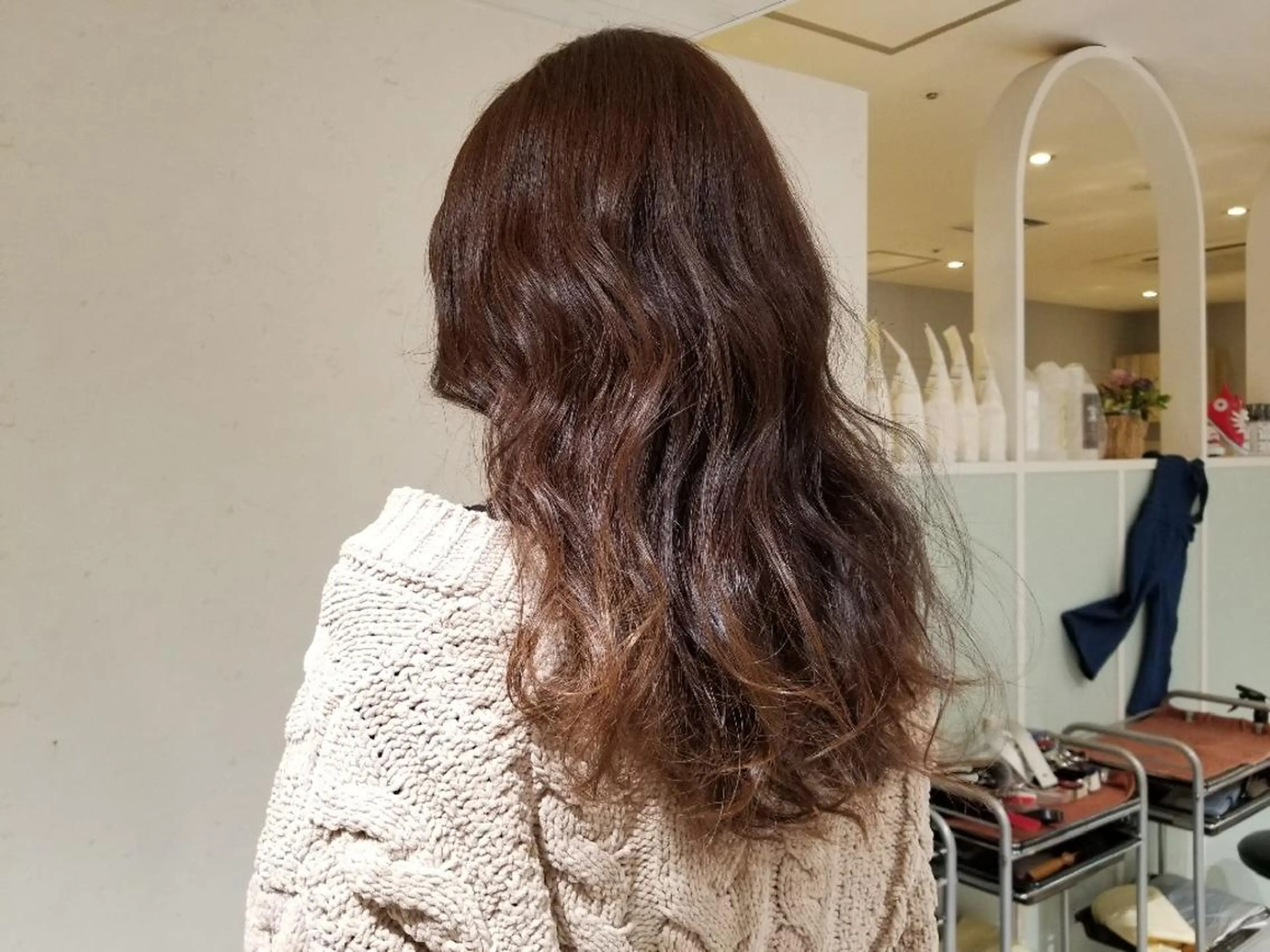 ロング カラー アッシュ ヘアカラー SAKURA (サクラ)のヘアスタイル