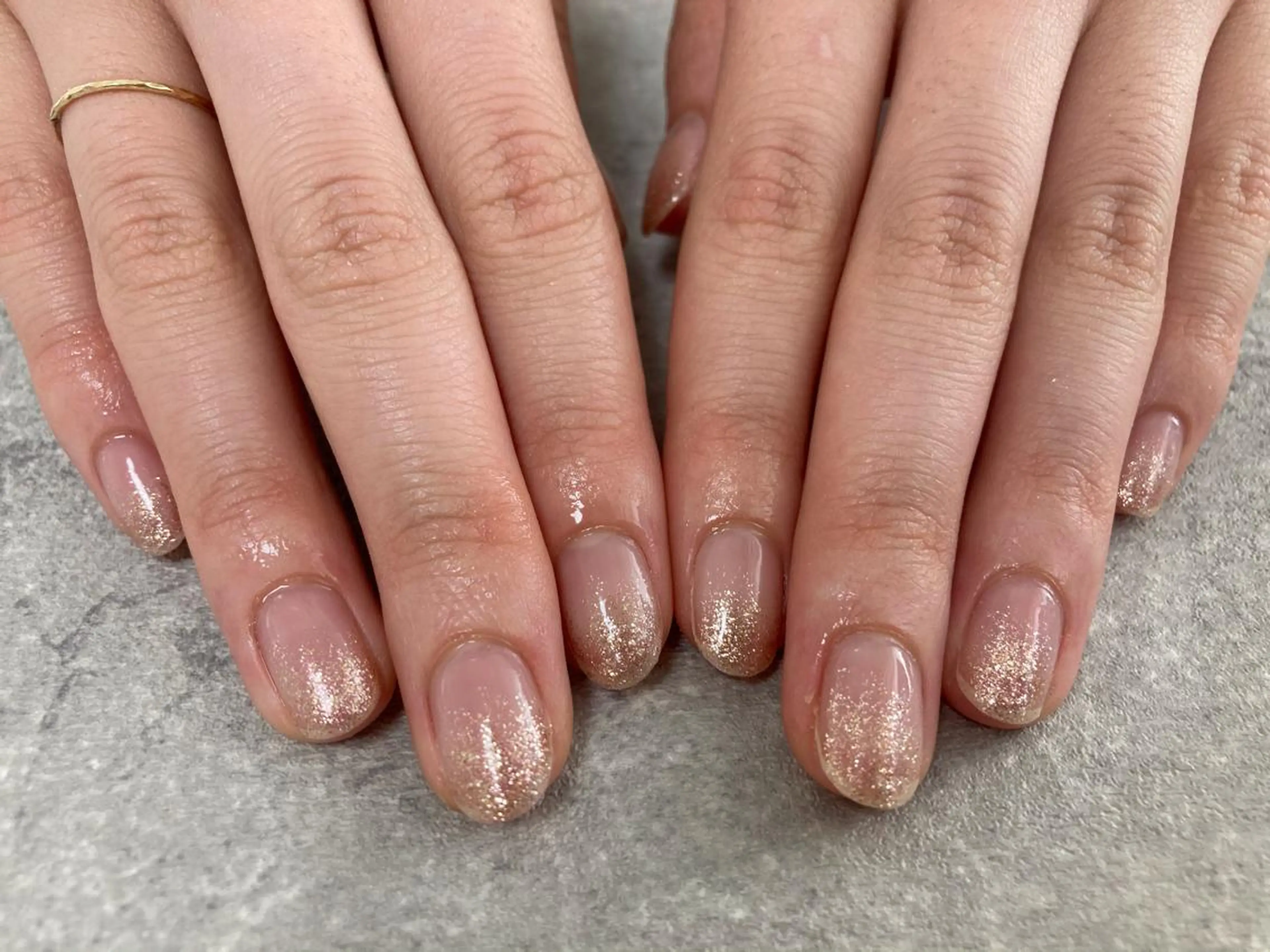 ネイル ラメ(グリッター) ラメグラデーション mogunail &blowのネイルデザイン