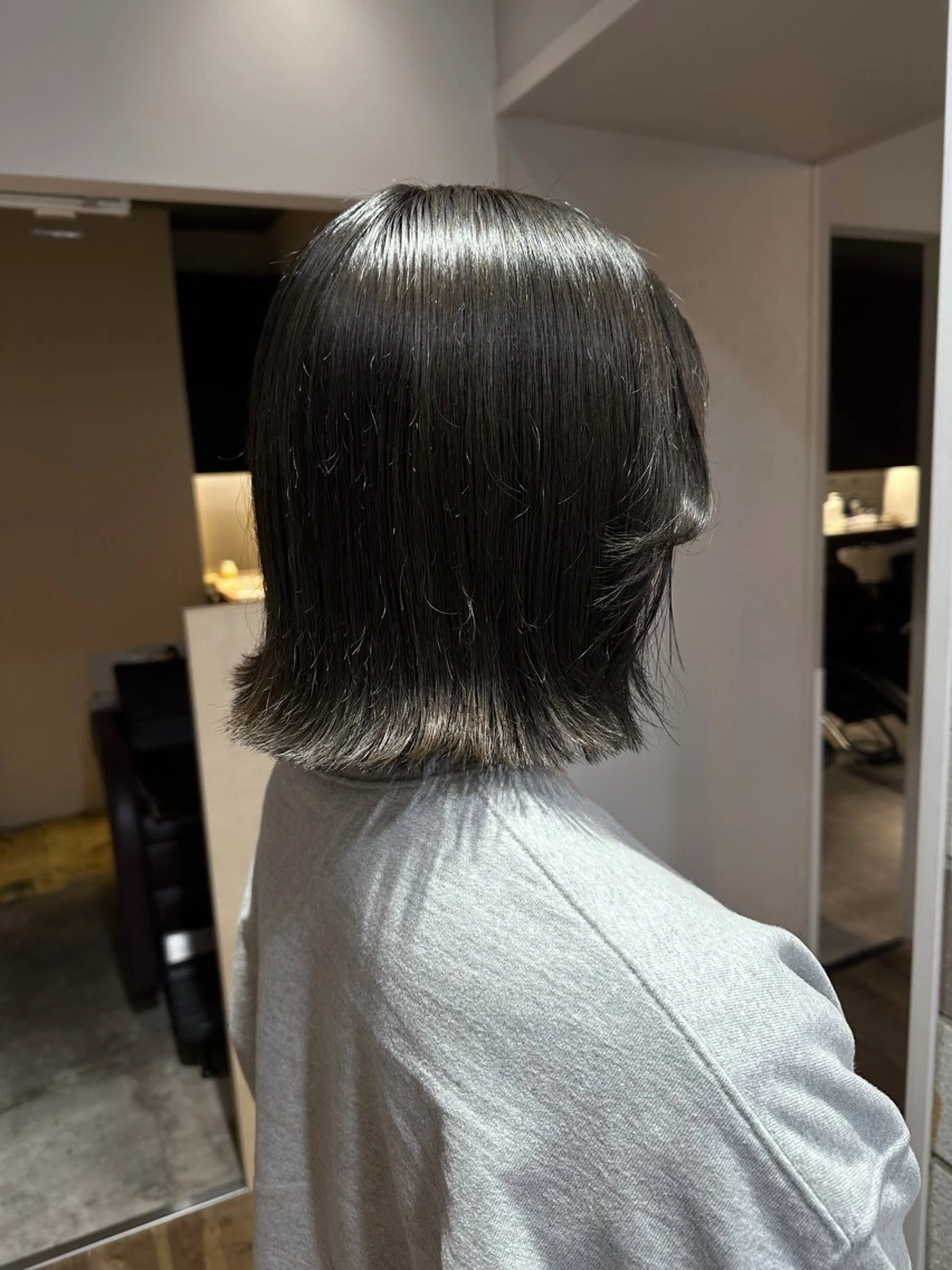 ミディアム カラー カット ヘアカラー トリートメント 塩澤 榛奈のヘアスタイル