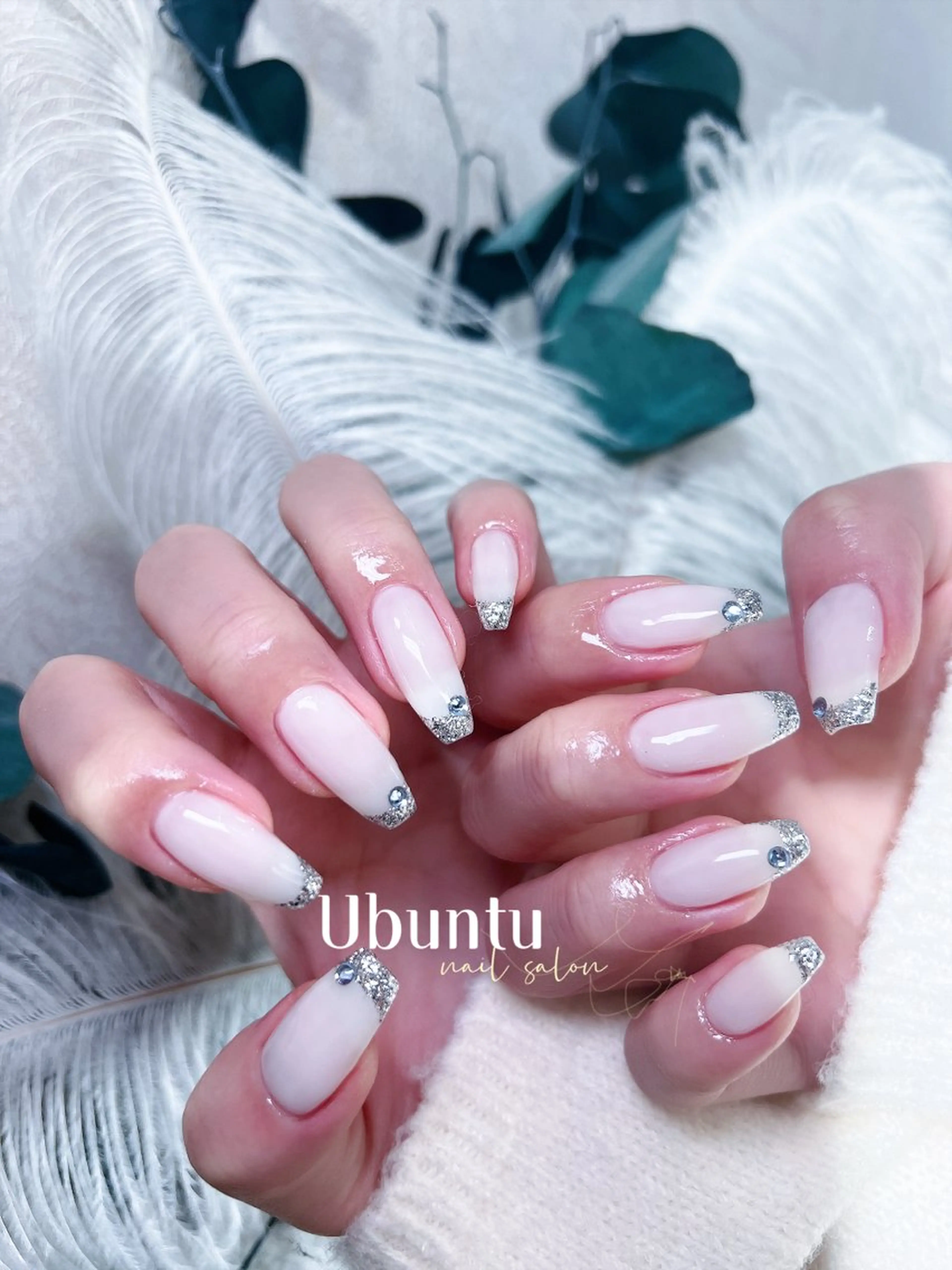 ネイル フレンチネイル ガラスフレンチ ハンドネイル Ubuntu🎀 ネイルサロン✨のネイルデザイン