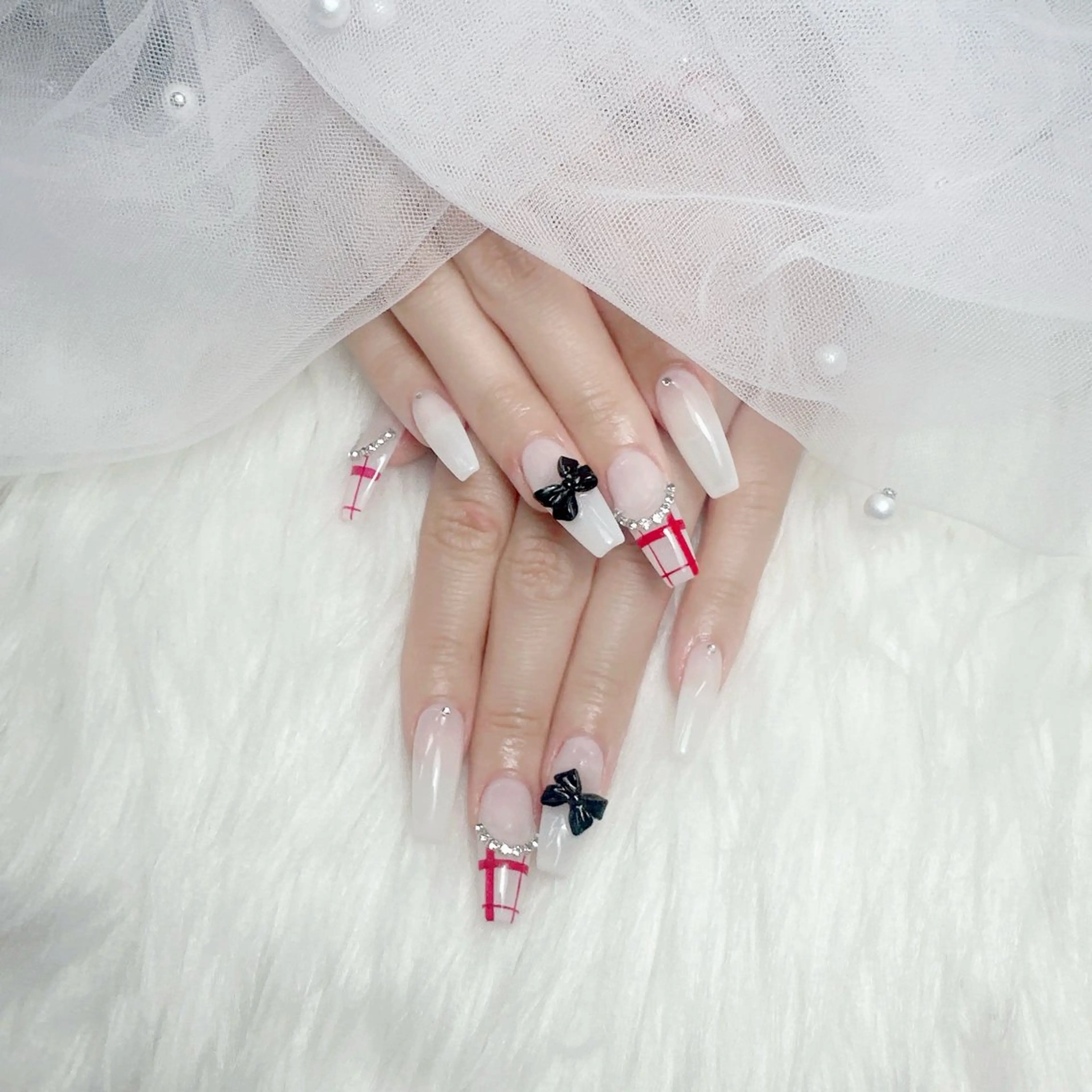 ネイル アートネイル ジェルネイル グラデーション キラキラネイル ラメ(グリッター) ハンドネイル Viola. 優花のネイルデザイン