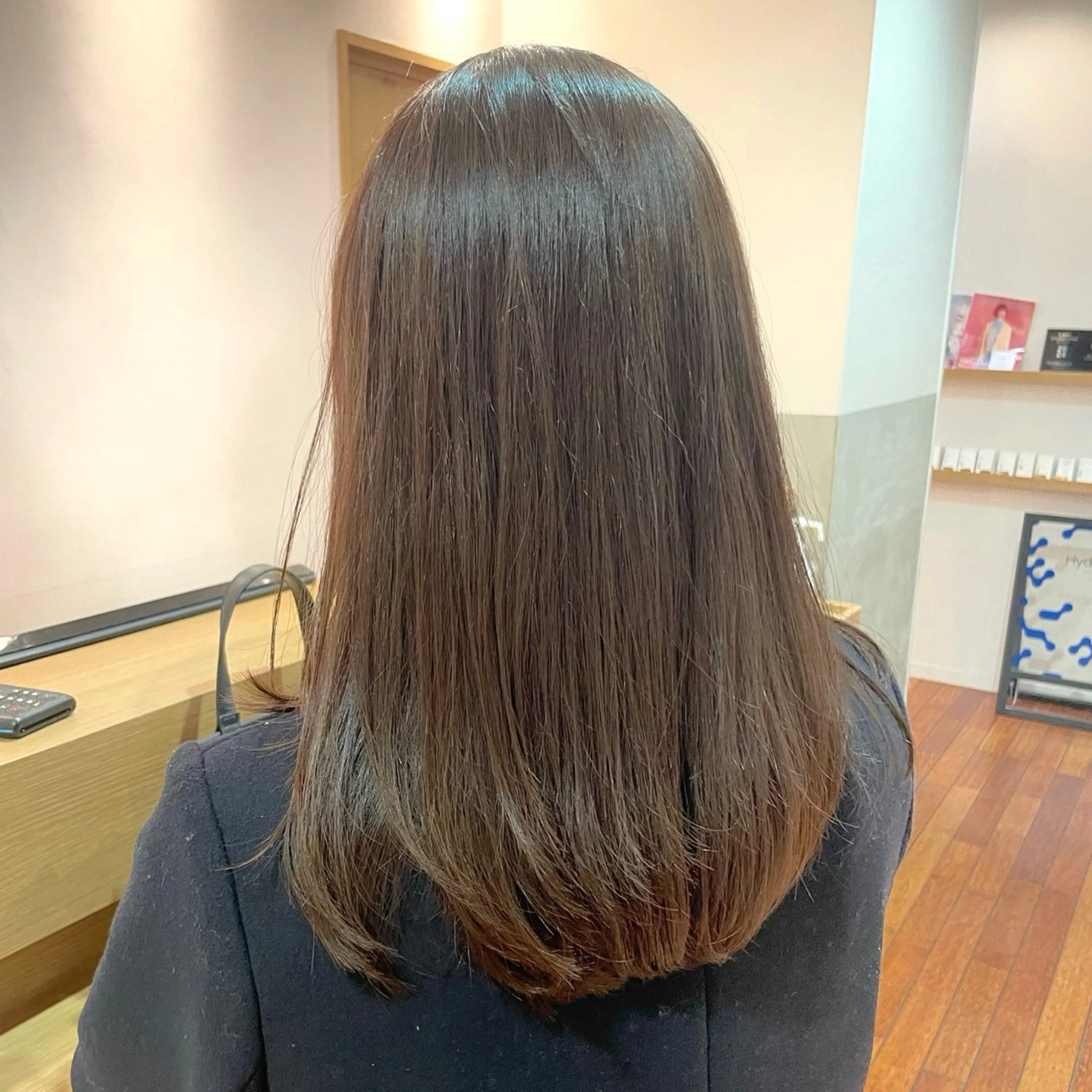 ミディアム カラー ヘアカラー トリートメント 顔まわり🥨レイヤー /透明感/水口舞奈のヘアスタイル