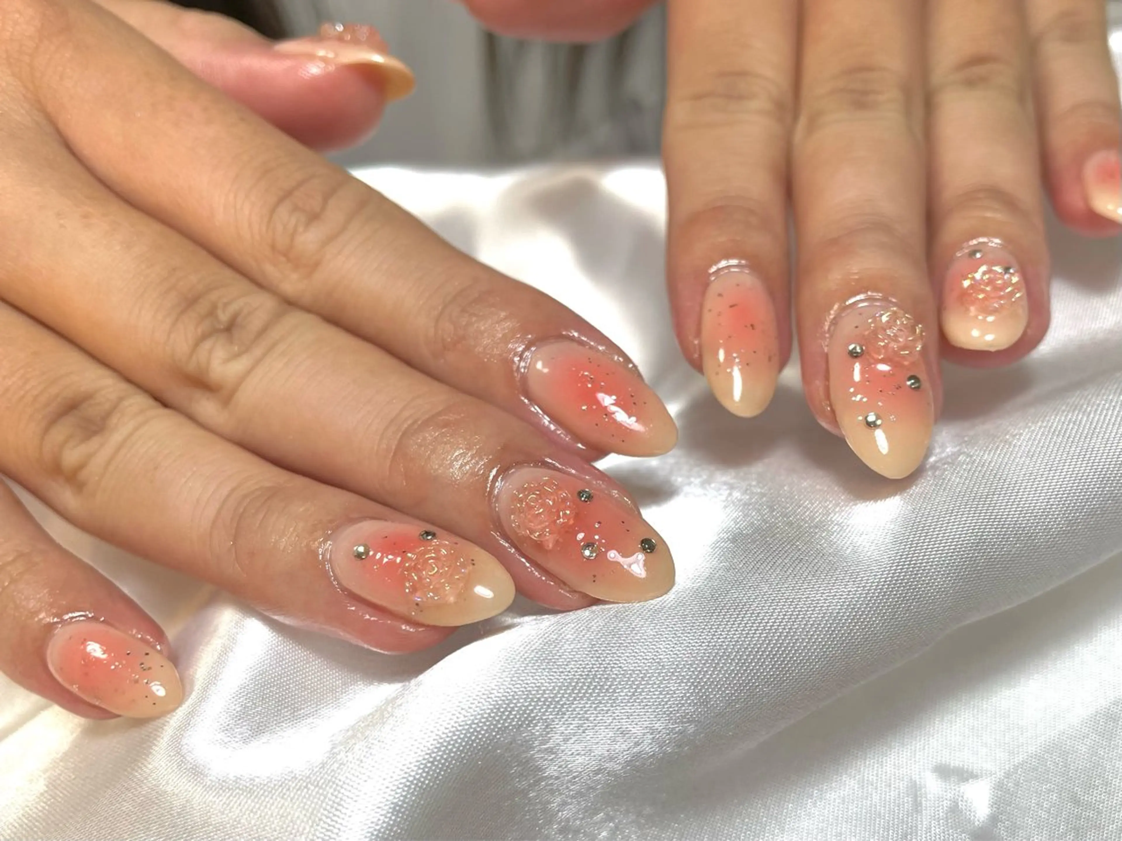 ネイル チークネイル ハンドネイル alma (アルマ)のネイルデザイン