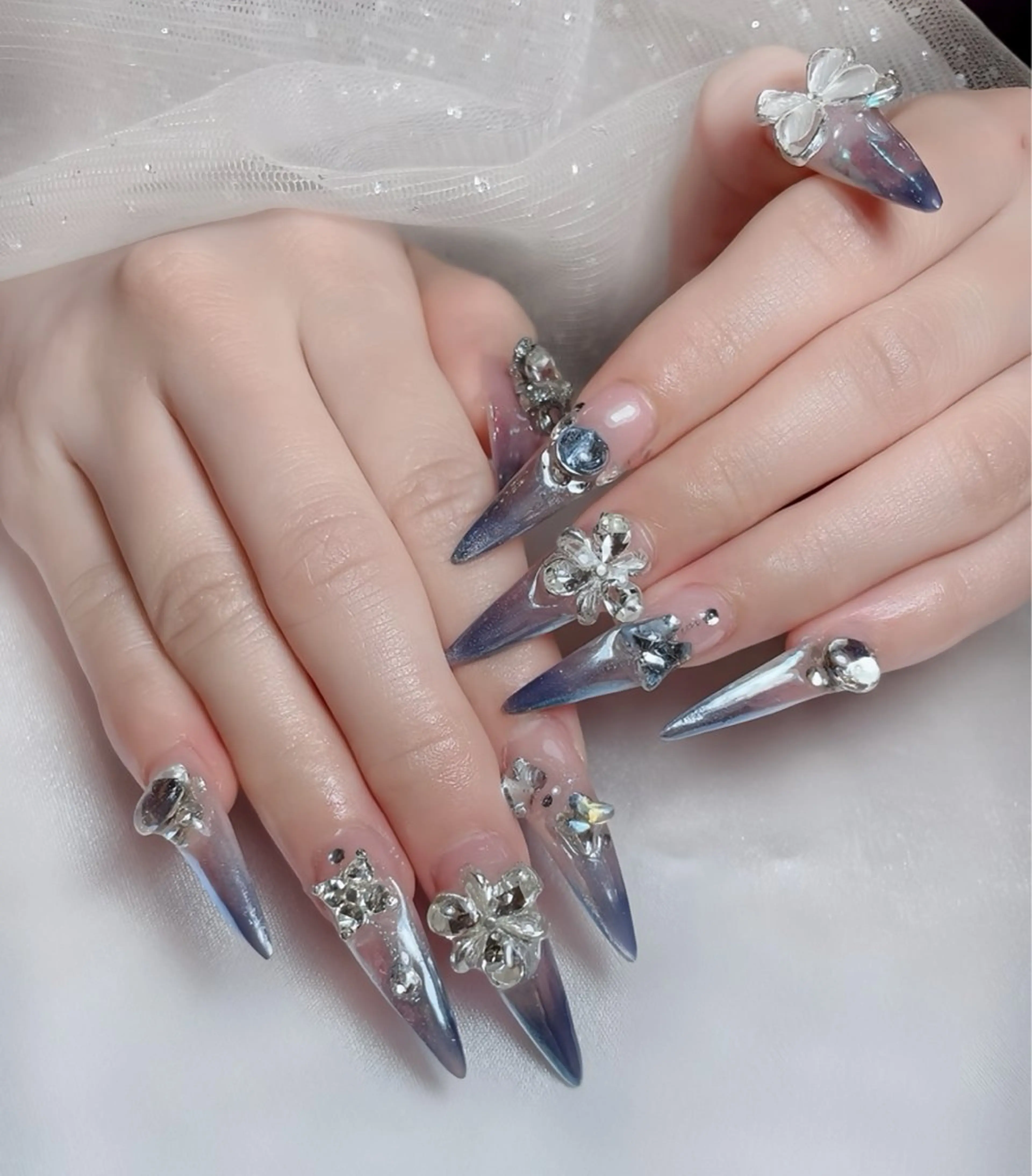 ネイル オーロラネイル チークネイル 桜ネイル クリアネイル ドット ハンドネイル Rin Nail Shinokuboのネイルデザイン