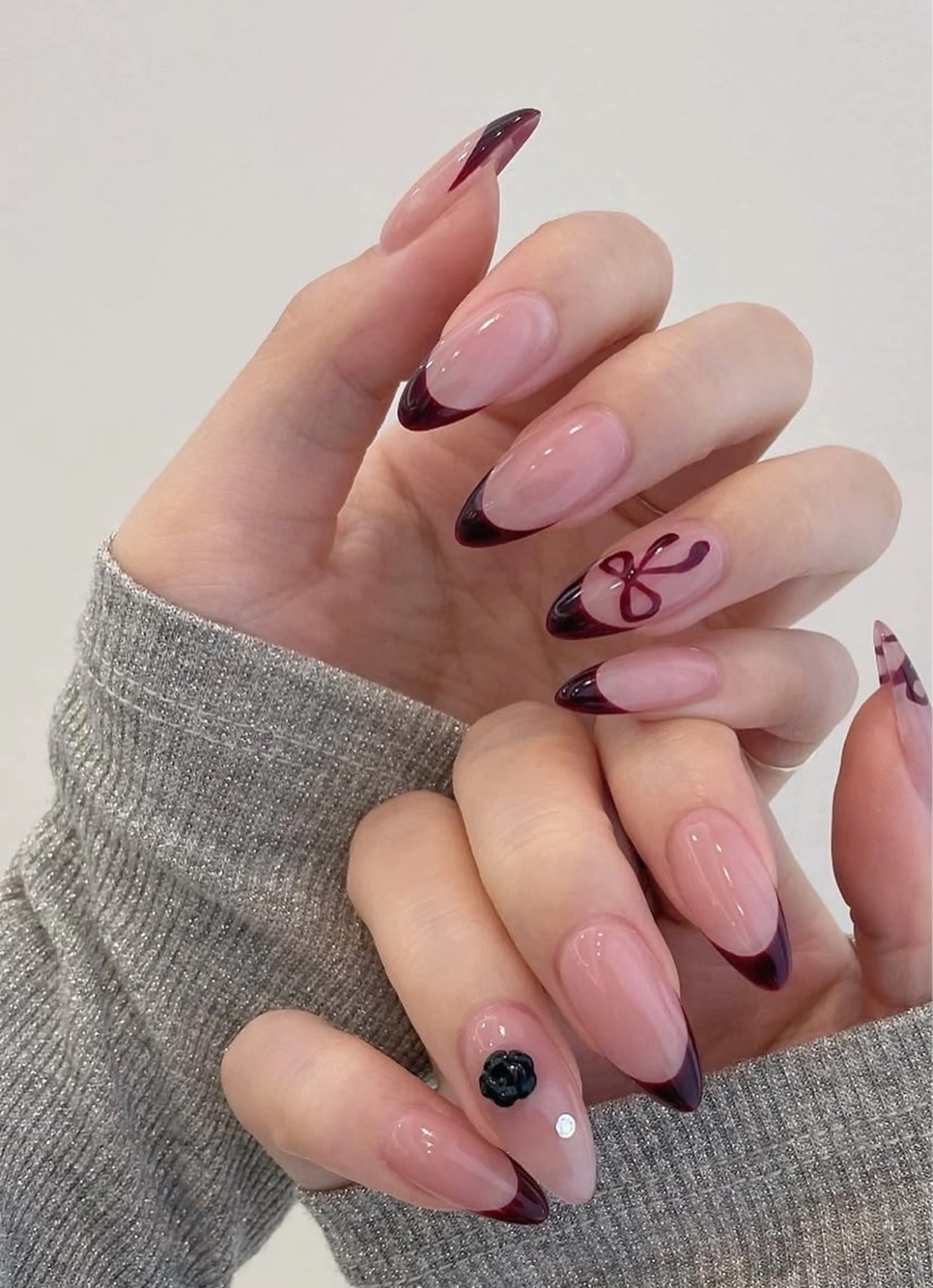 ネイル オーロラネイル フレンチネイル ジェルネイル ハロウィン キラキラネイル H.baby Nail Salonのネイルデザイン