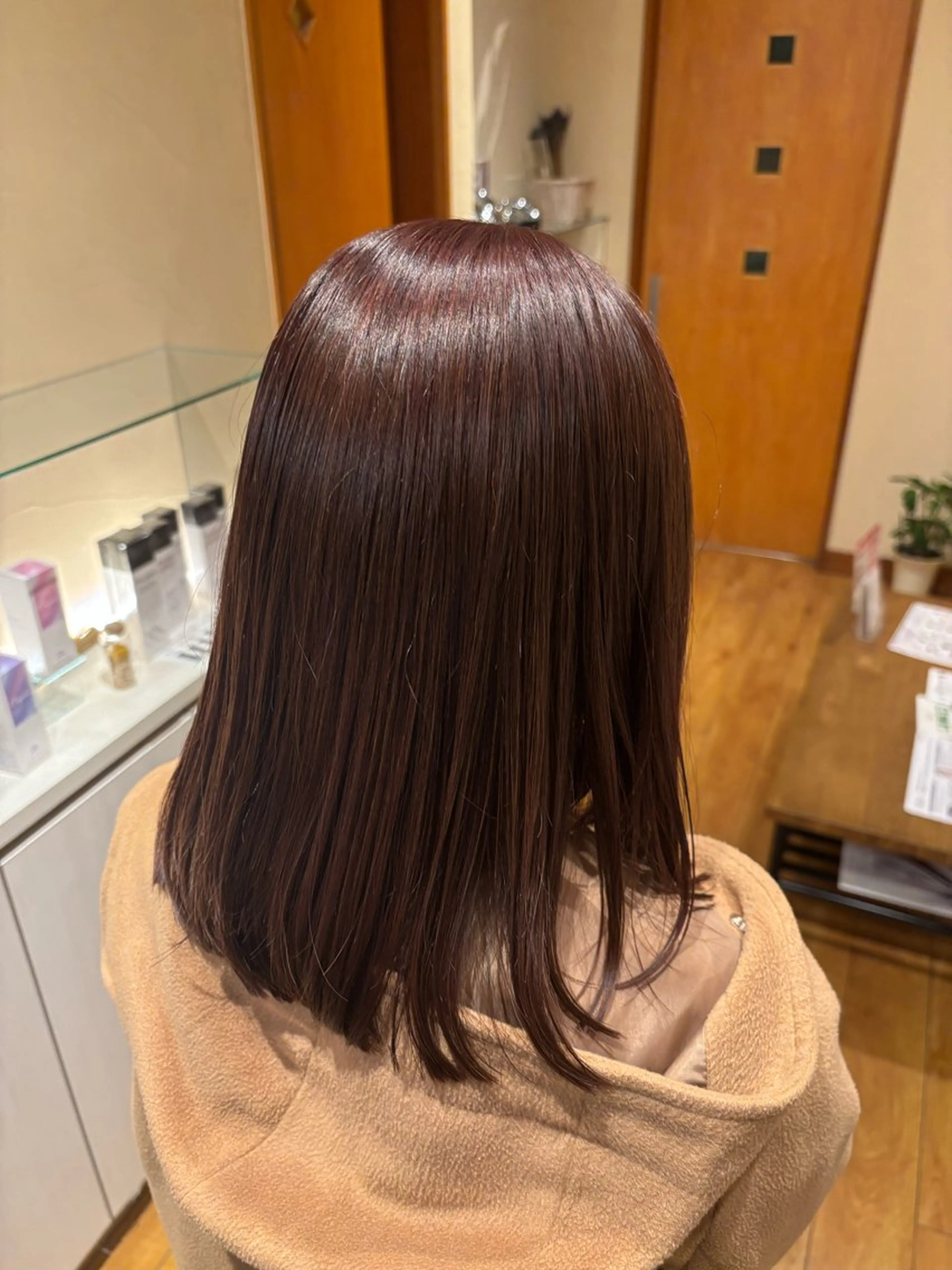ミディアム カット ヘアカラー トリートメント Sagedoue ユイのヘアスタイル