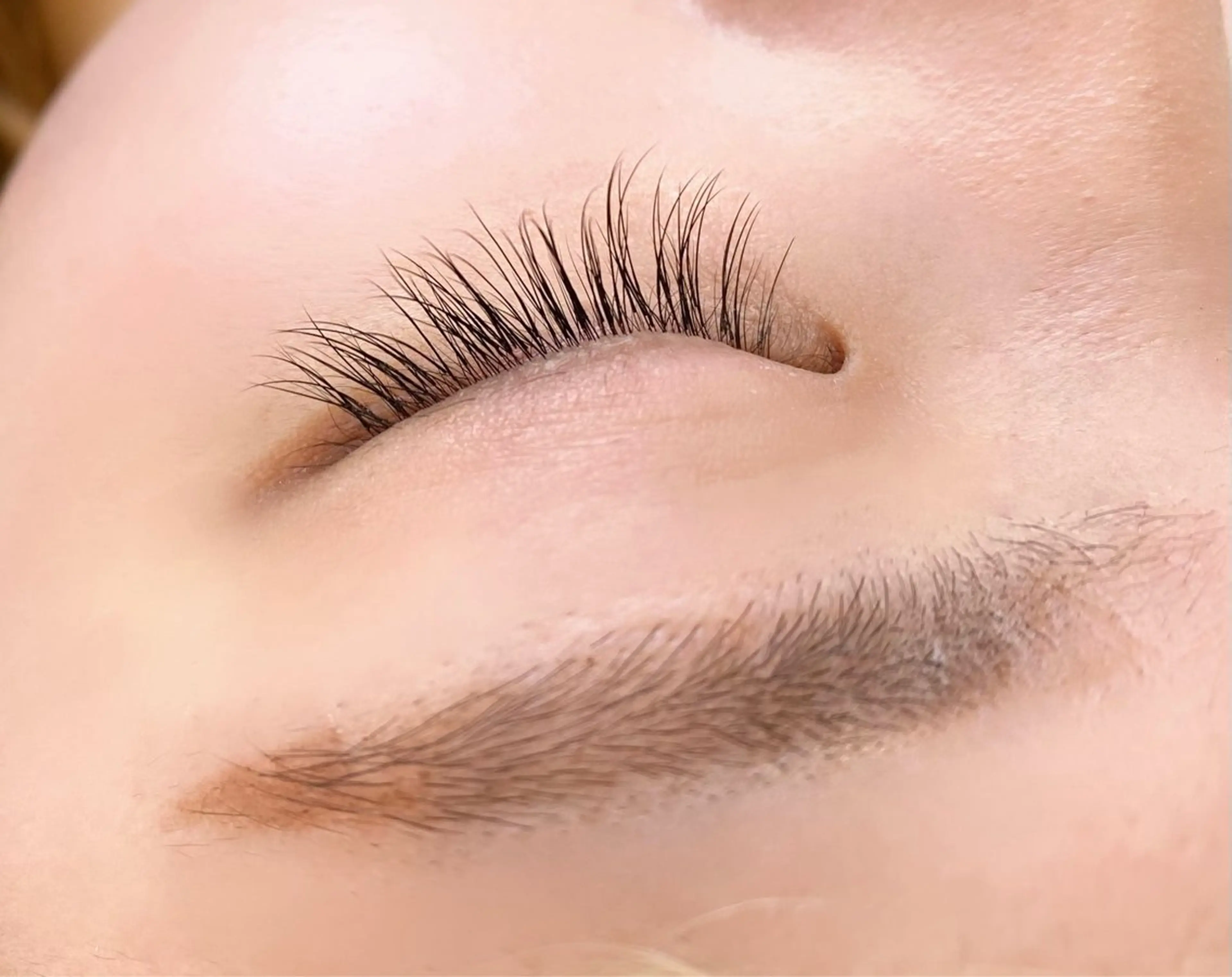 〔マツエク〕まつ毛エクステ100本【アイシャンプー込み】の写真