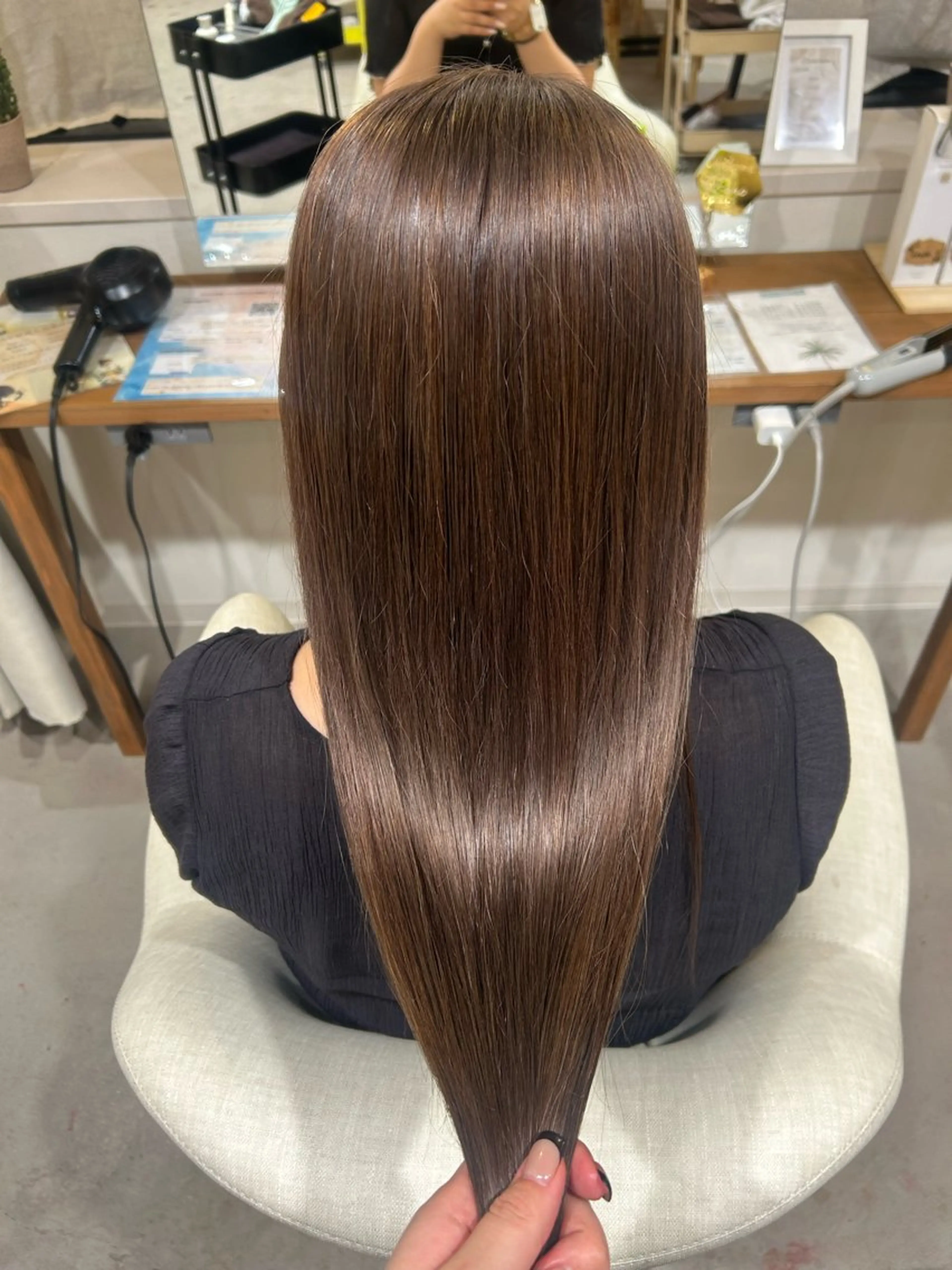 カラー ブリーチ グレージュ shu ラベンダー/ピンクのヘアスタイル