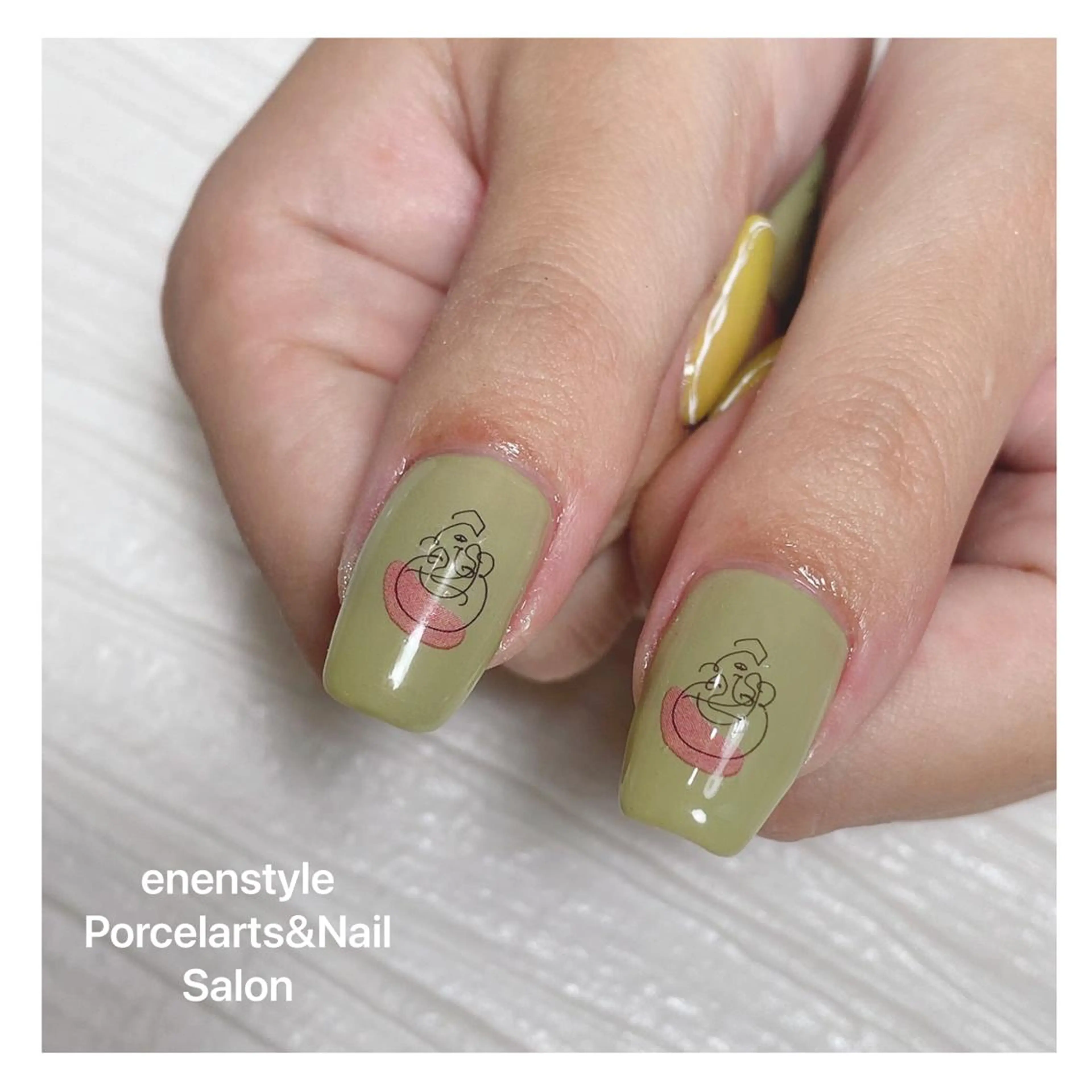 ミディアム ネイル ハンドネイル 👑enen style👑のネイルデザイン