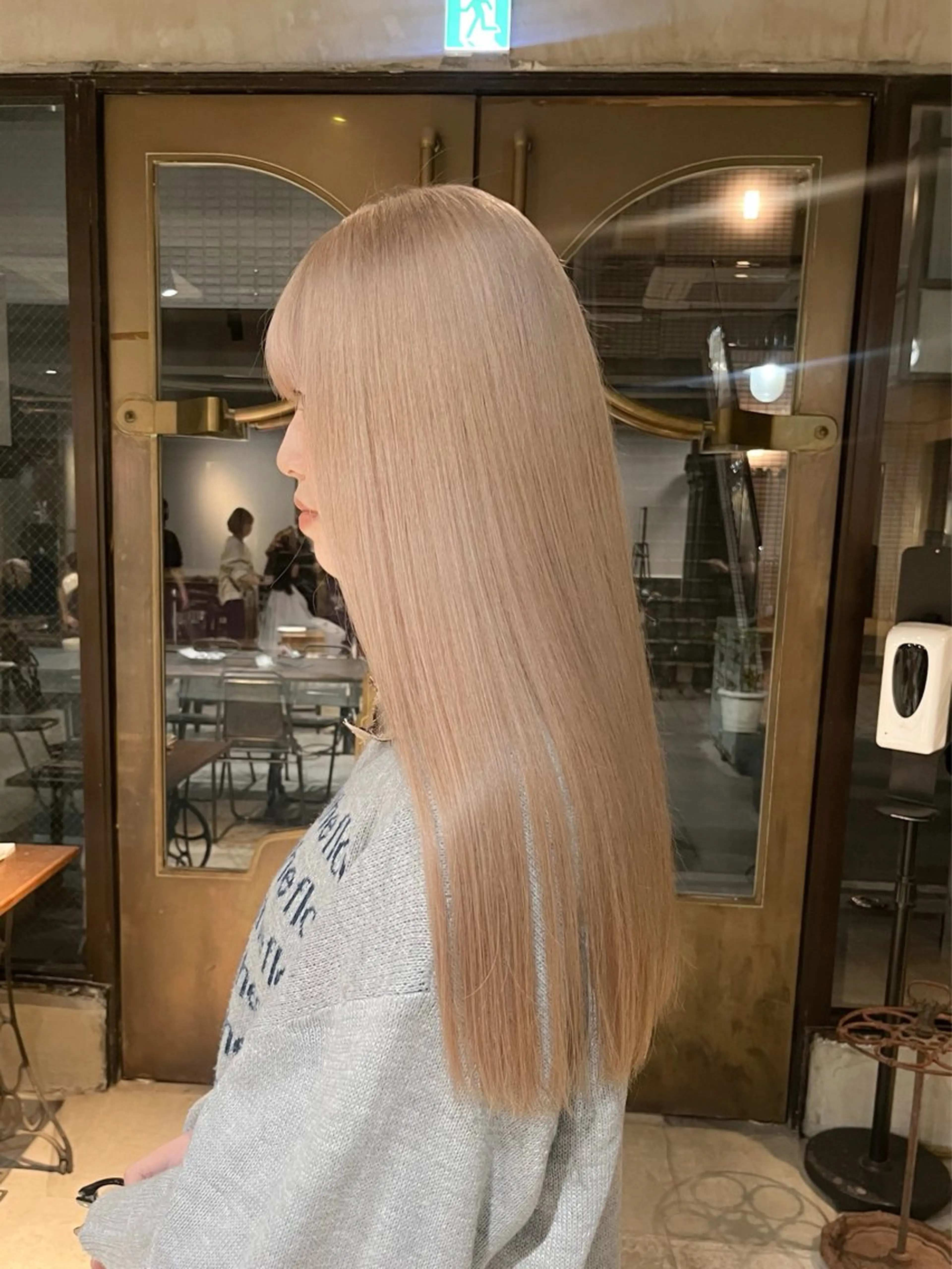 ロング カラー ベージュカラー ブロンド ハイトーンカラー ハイトーンベージュ ミルクティーベージュ ヘアカラー トリートメント ヘアセット 似合わせベージュ 🍯ayumi🍯のヘアスタイル