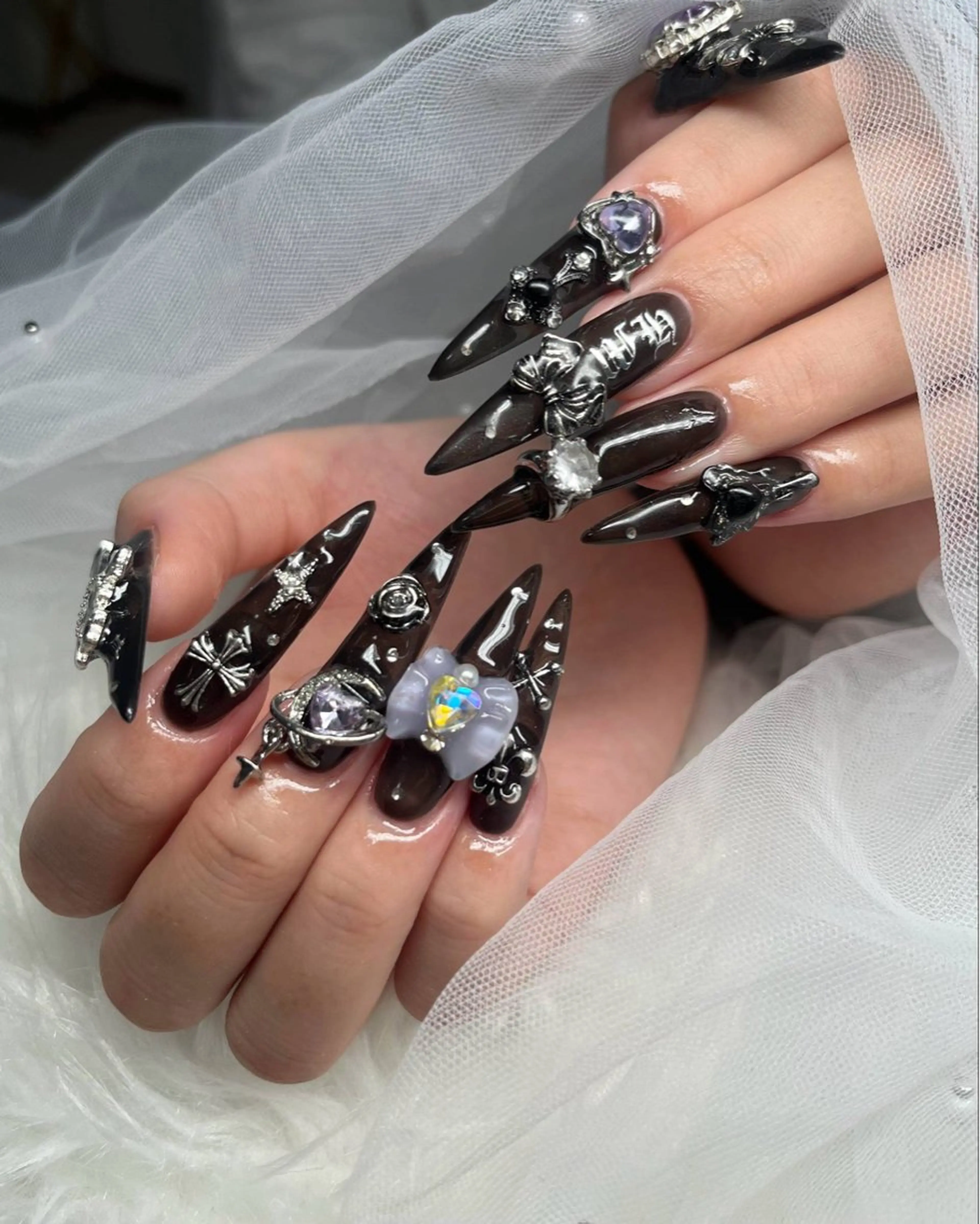 ネイル フレンチネイル ジェルネイル ガラスフレンチ ハロウィン ハート H.baby Nail Salonのネイルデザイン