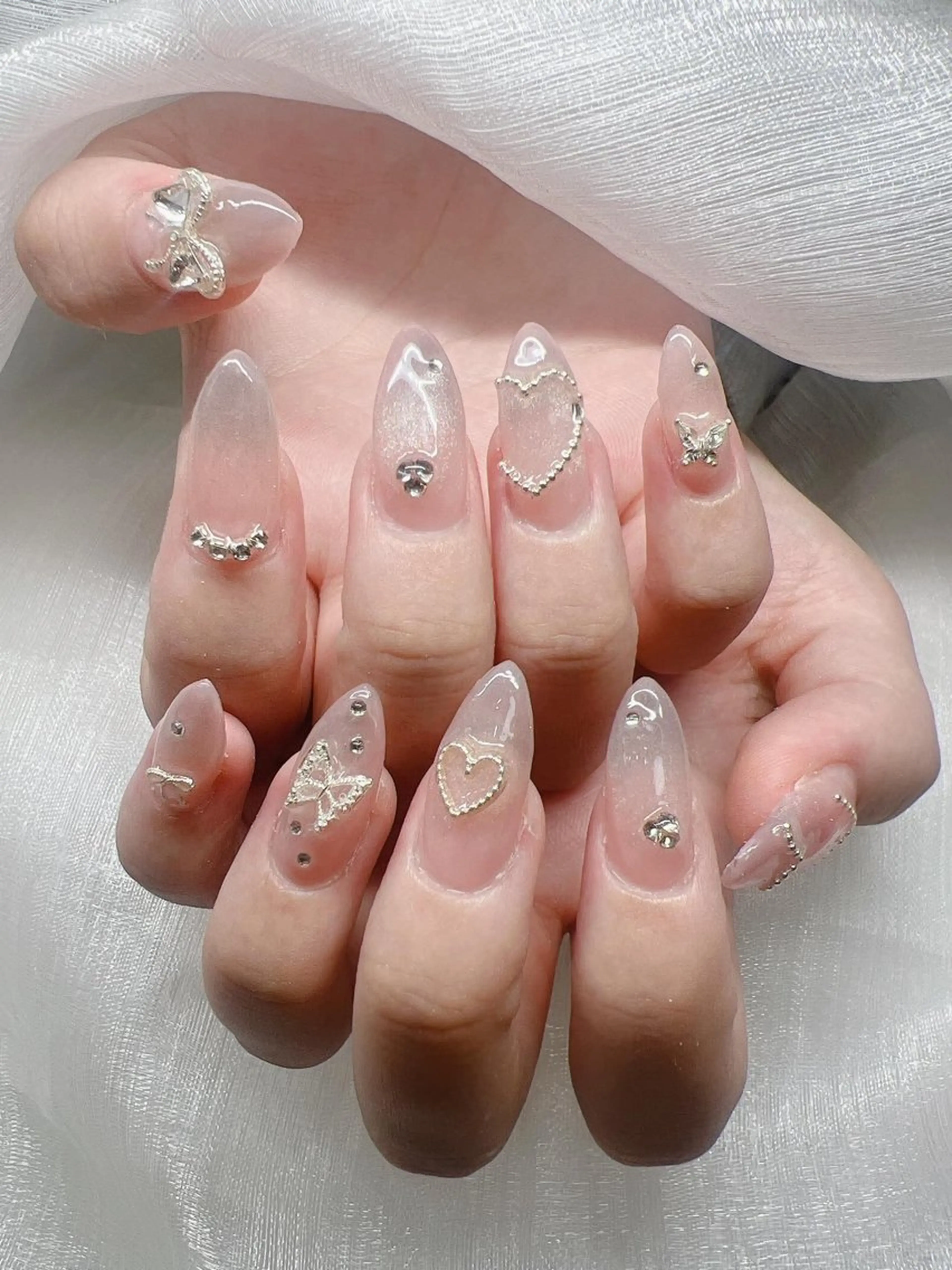 ネイル 長さ出し グラデーション 卒業式 キラキラネイル マグネットネイル ハンドネイル Lee Nailsのネイルデザイン