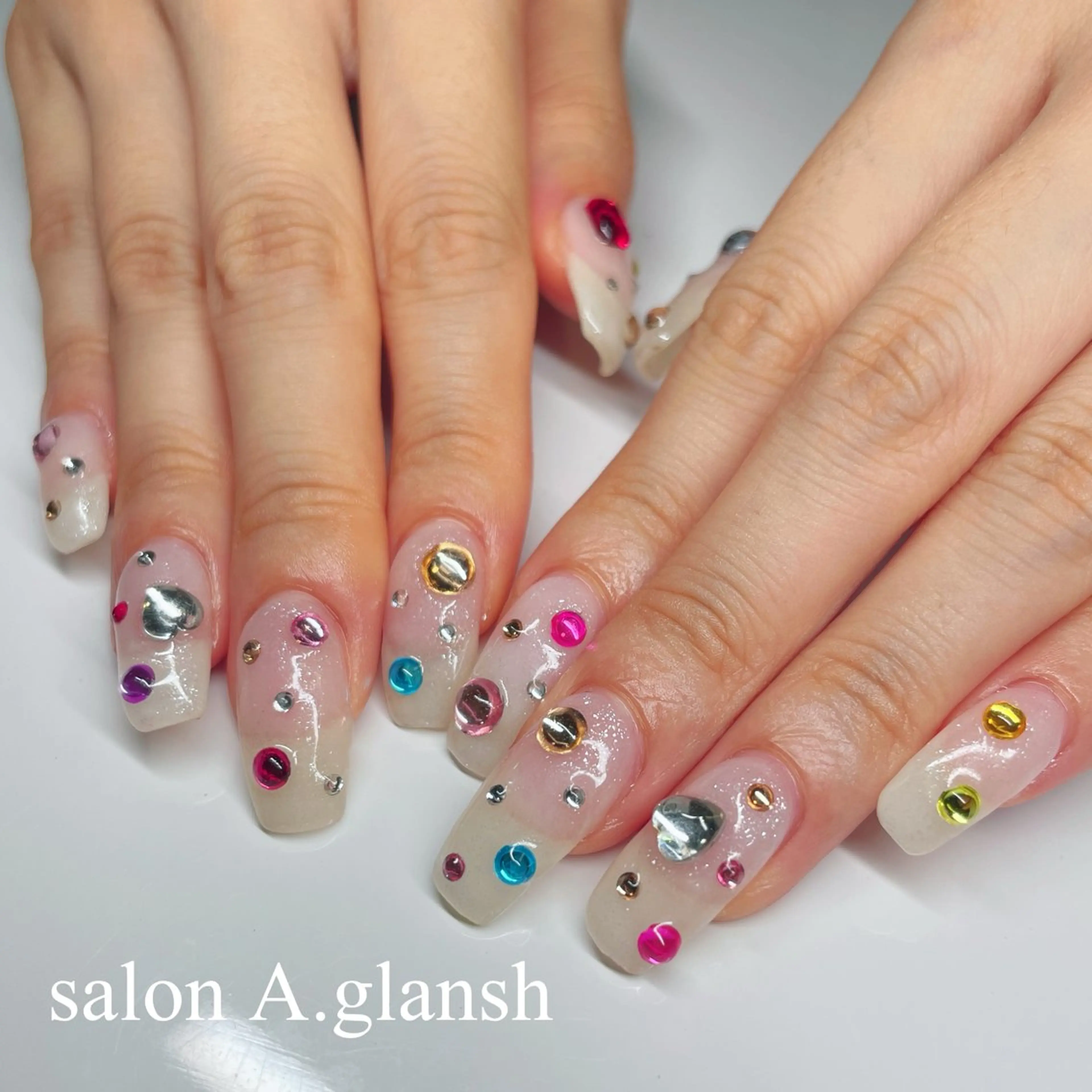 ネイル ハンドネイル 肌質改善salon♪ 効果がわかる♪南森町のネイルデザイン