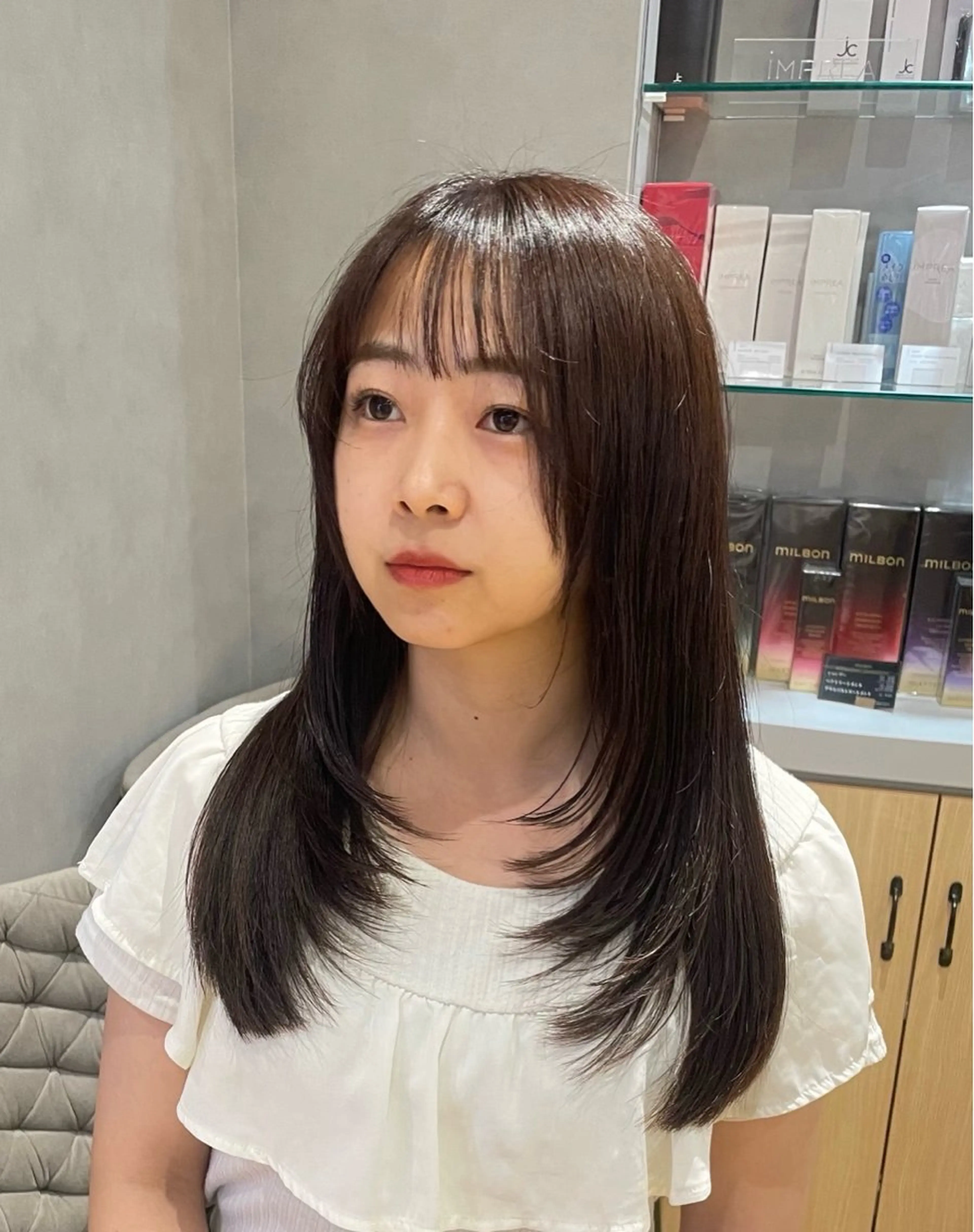 セミロング カット 樋口 美咲のヘアスタイル