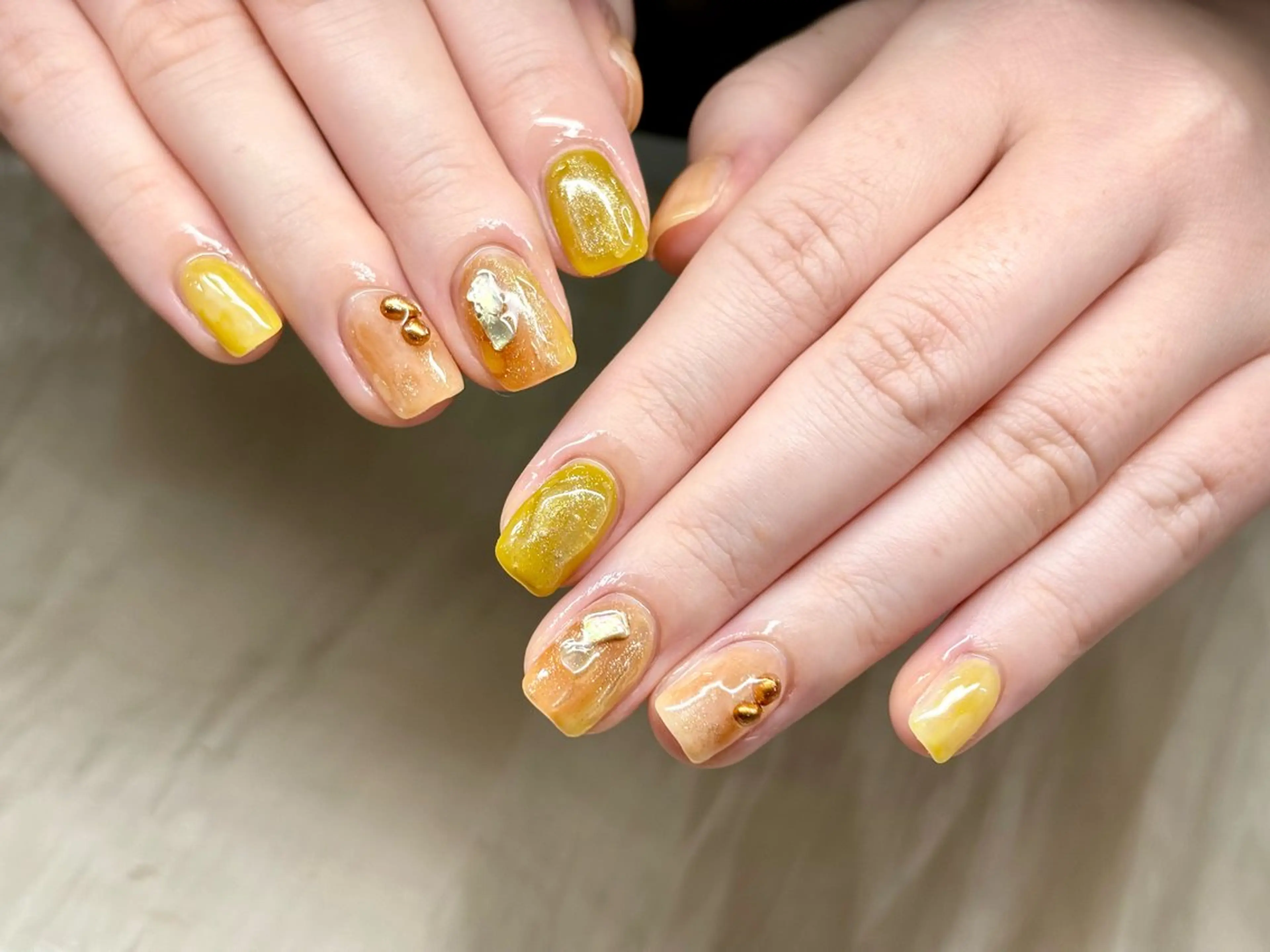 ネイル ニュアンスネイル ぷっくりネイル ハンドネイル ハンドケア ETE LUNA NAILのネイルデザイン
