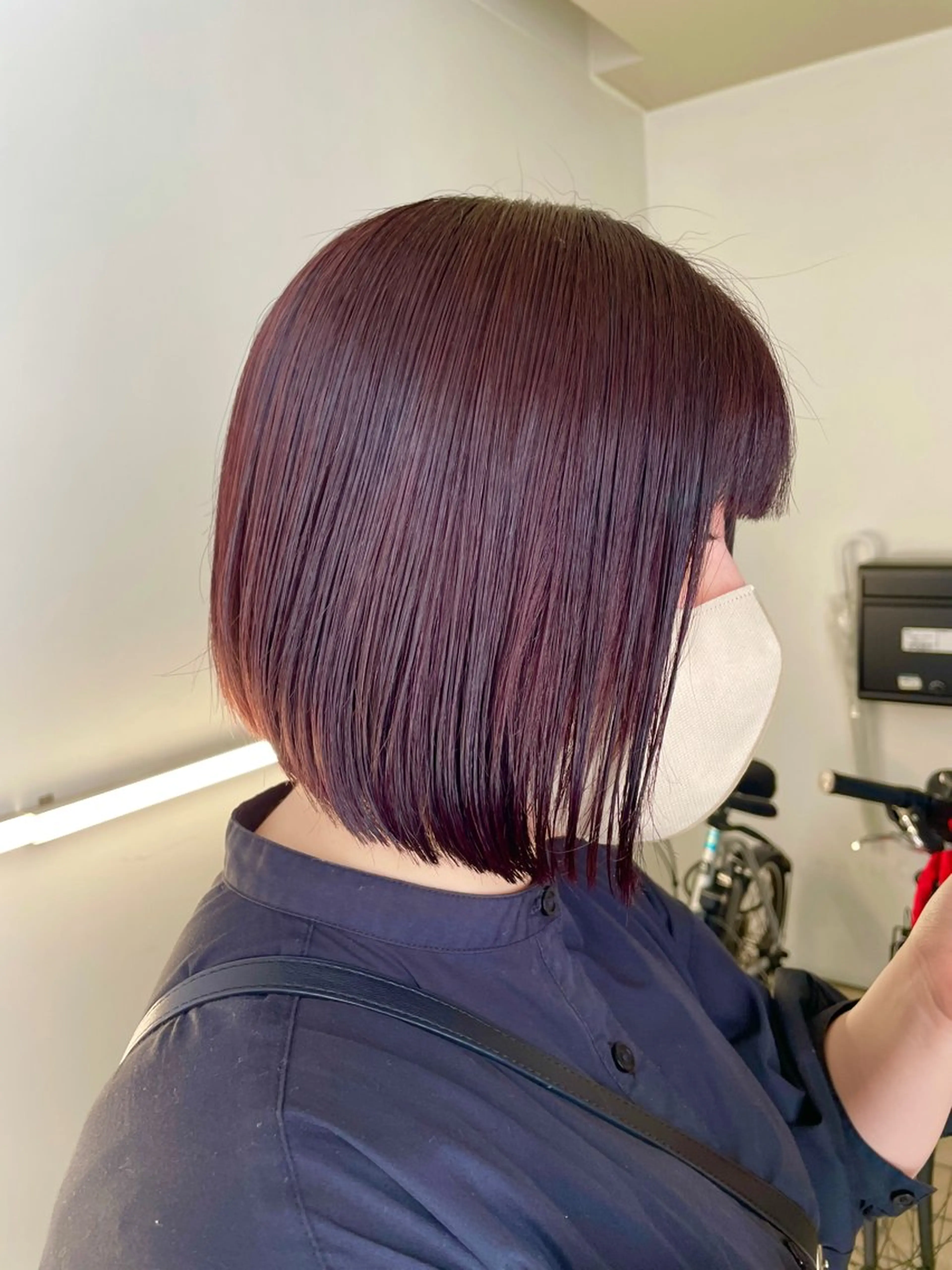 ショート カラー 切りっぱなしボブ ボルドーカラー ボブ カット ヘアカラー トリートメント 末石 智のヘアスタイル